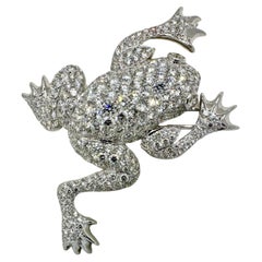Brillante broche de oro blanco de 18 quilates con incrustaciones de diamantes Rana saltarina de 9,50cts