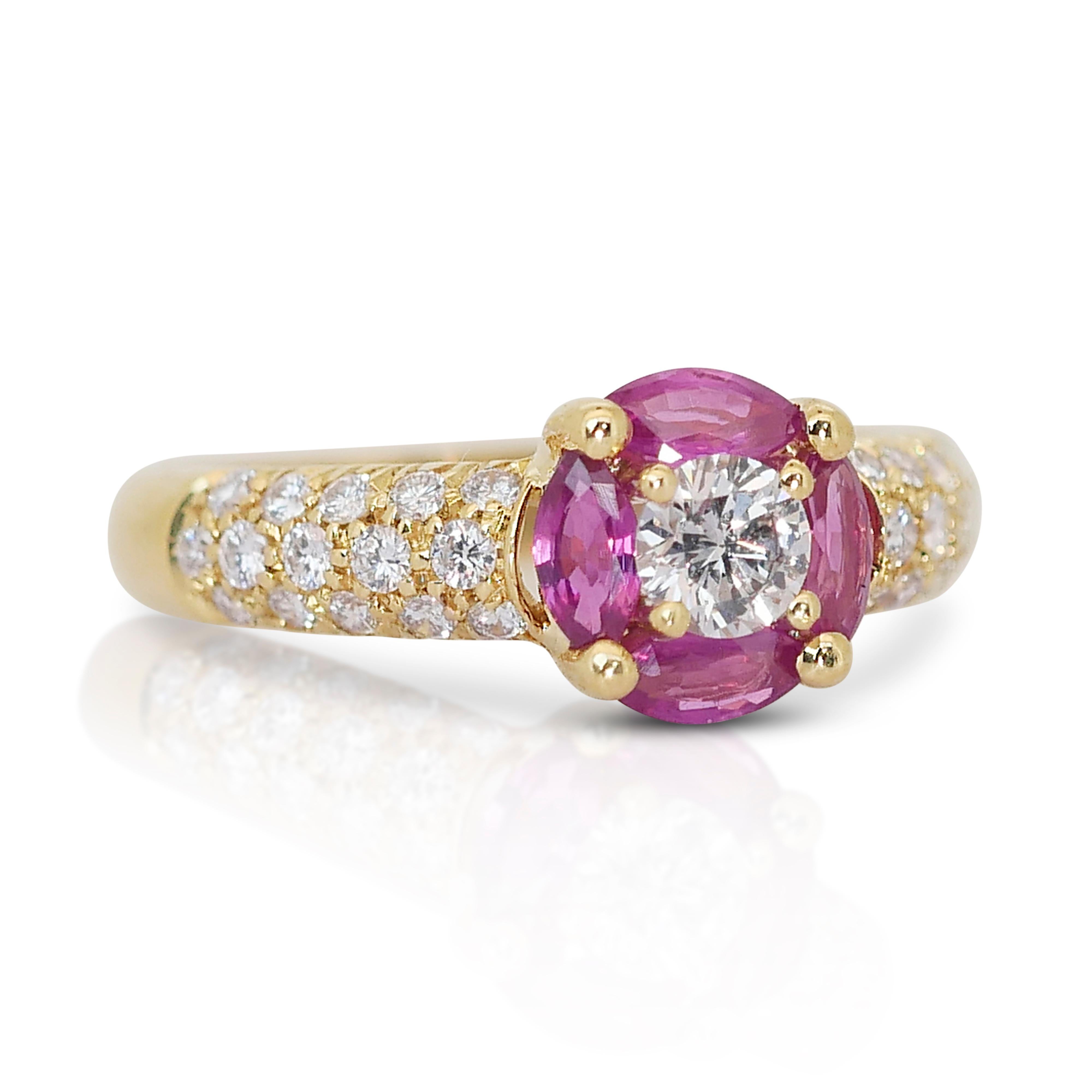 Glittering 18k Yellow Gold Ruby and Diamond Pave Ring w/1.35 ct - IGI Certified  In New Condition For Sale In רמת גן, IL