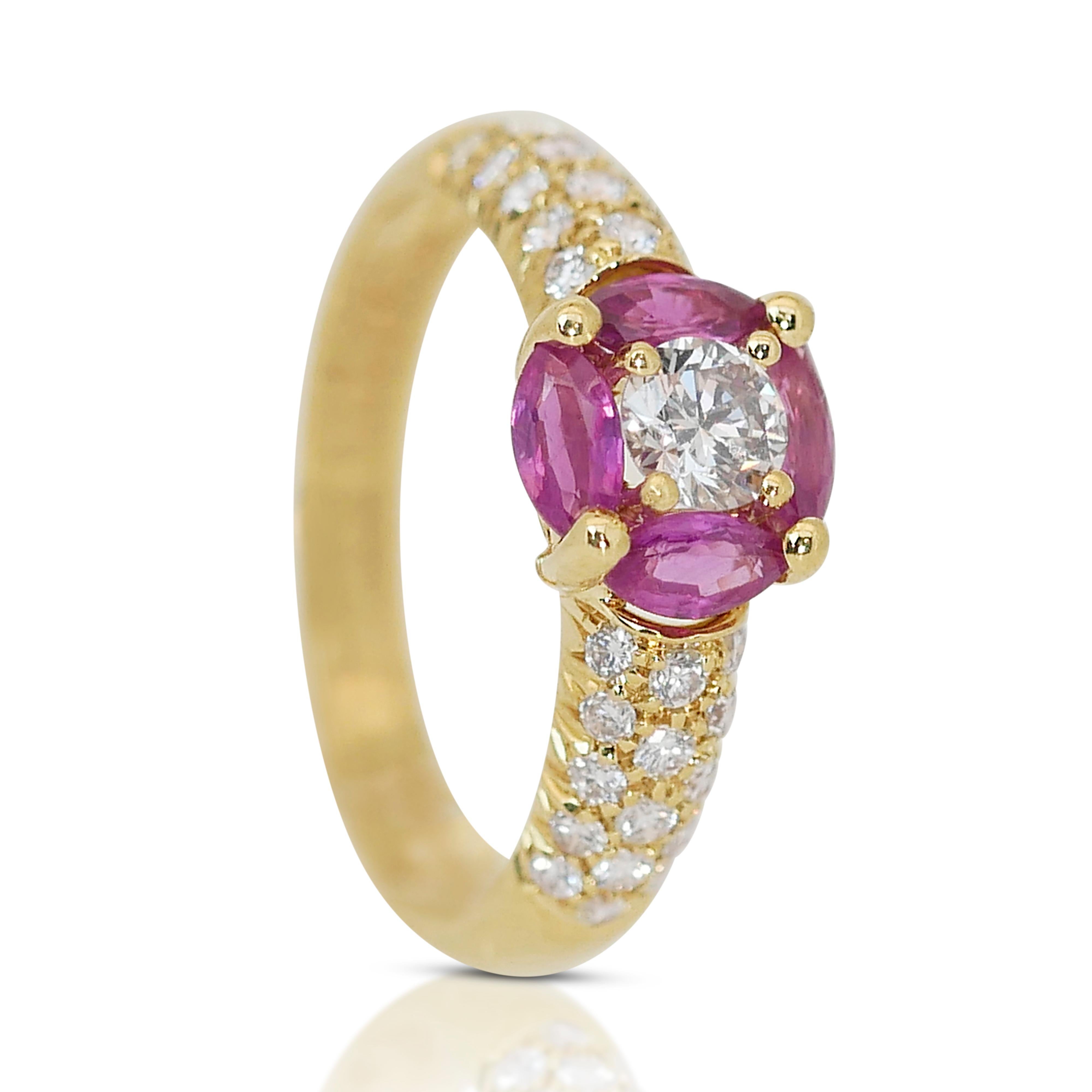 Glittering 18k Yellow Gold Ruby and Diamond Pave Ring w/1.35 ct - IGI Certified  For Sale 4