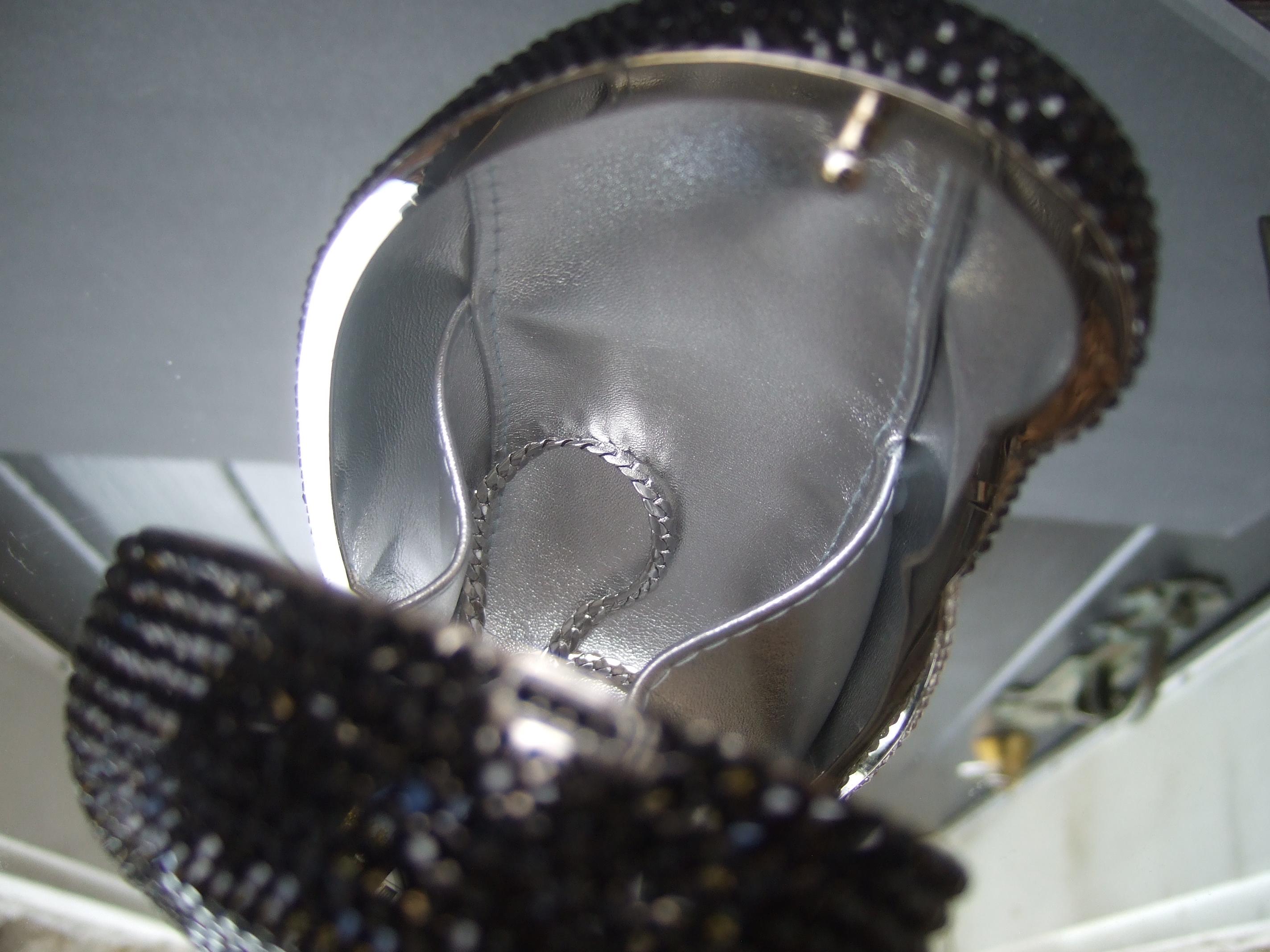 Pingouin incrusté de cristaux scintillants  Sac de soirée c 21e c. en vente 8