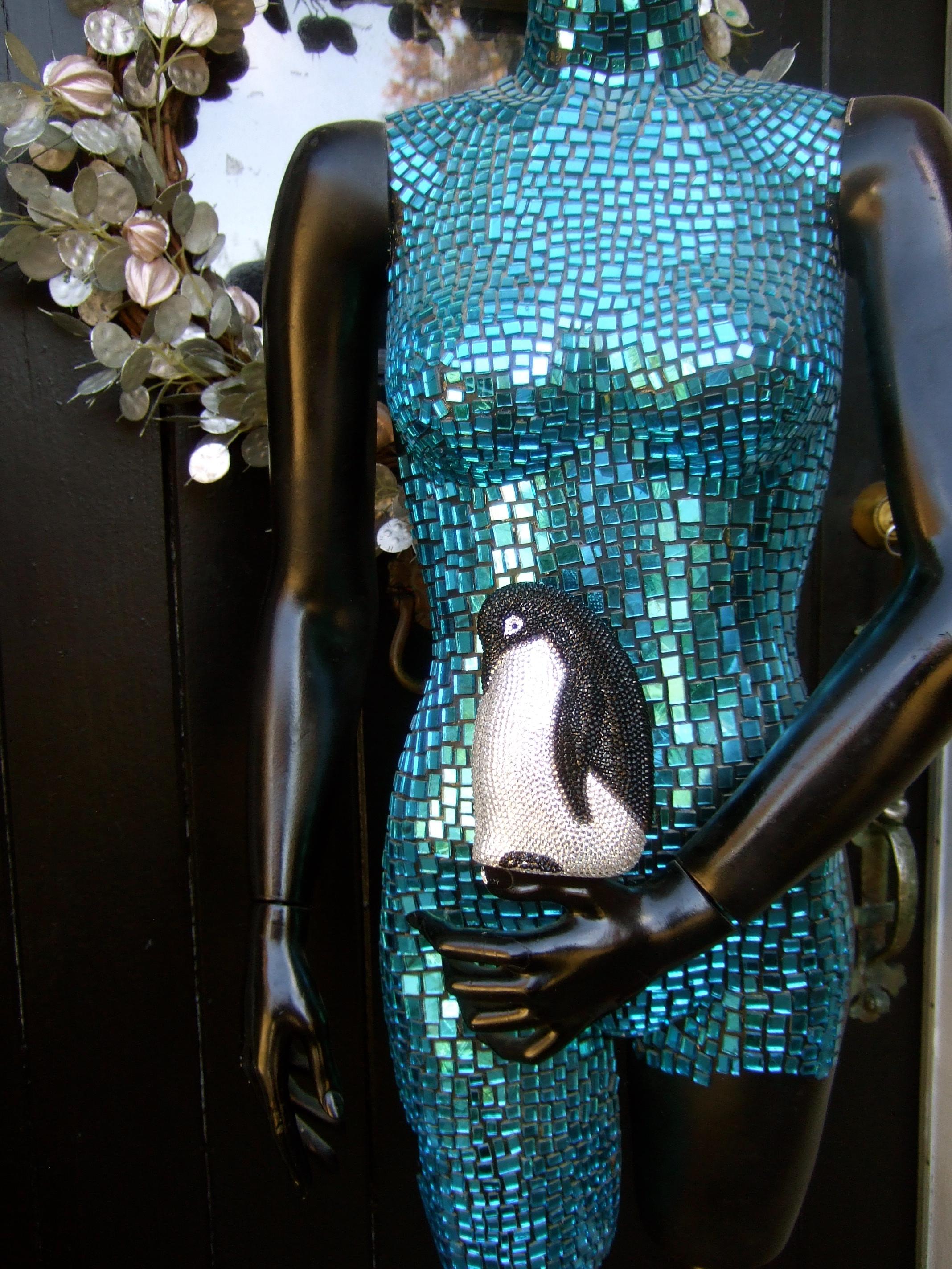 Pingouin incrusté de cristaux scintillants  Sac de soirée c 21e c. en vente 3