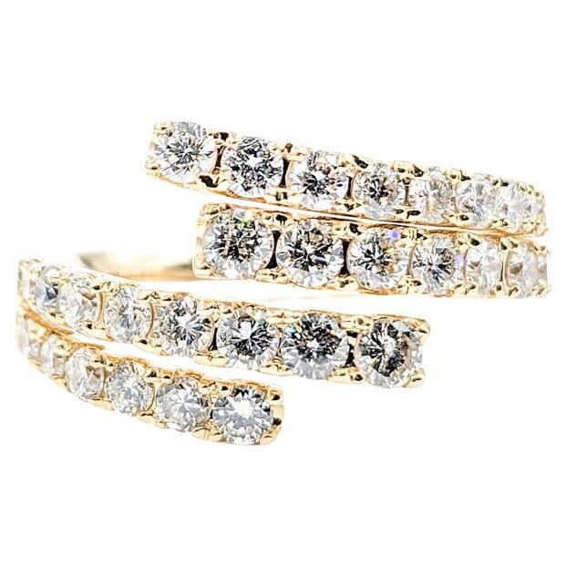 Glittering Diamond Bypass Ring in Gold For Sale