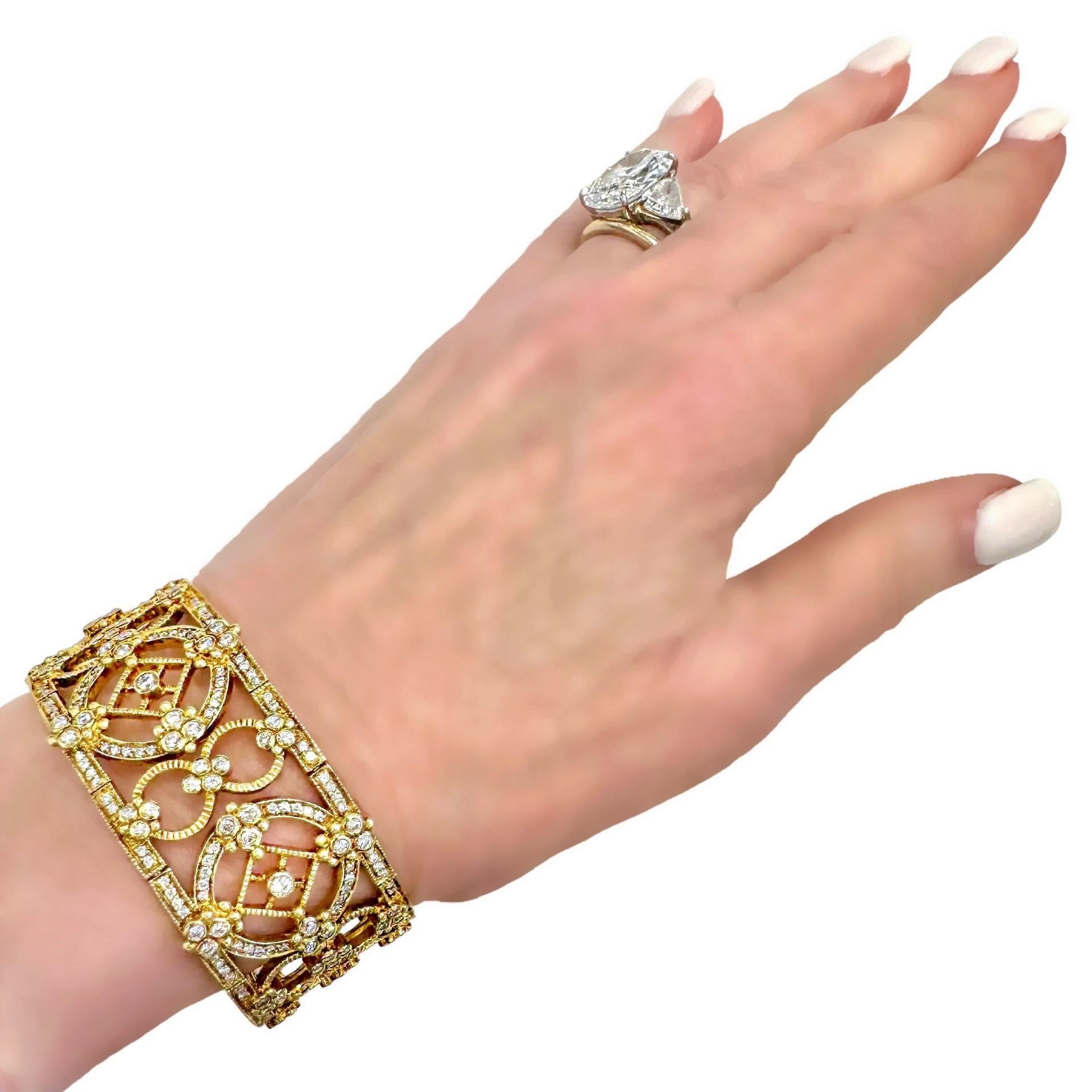 Glitzerndes Judith Ripka Manschettenarmband aus 18 Karat Gelbgold mit Diamanten 6