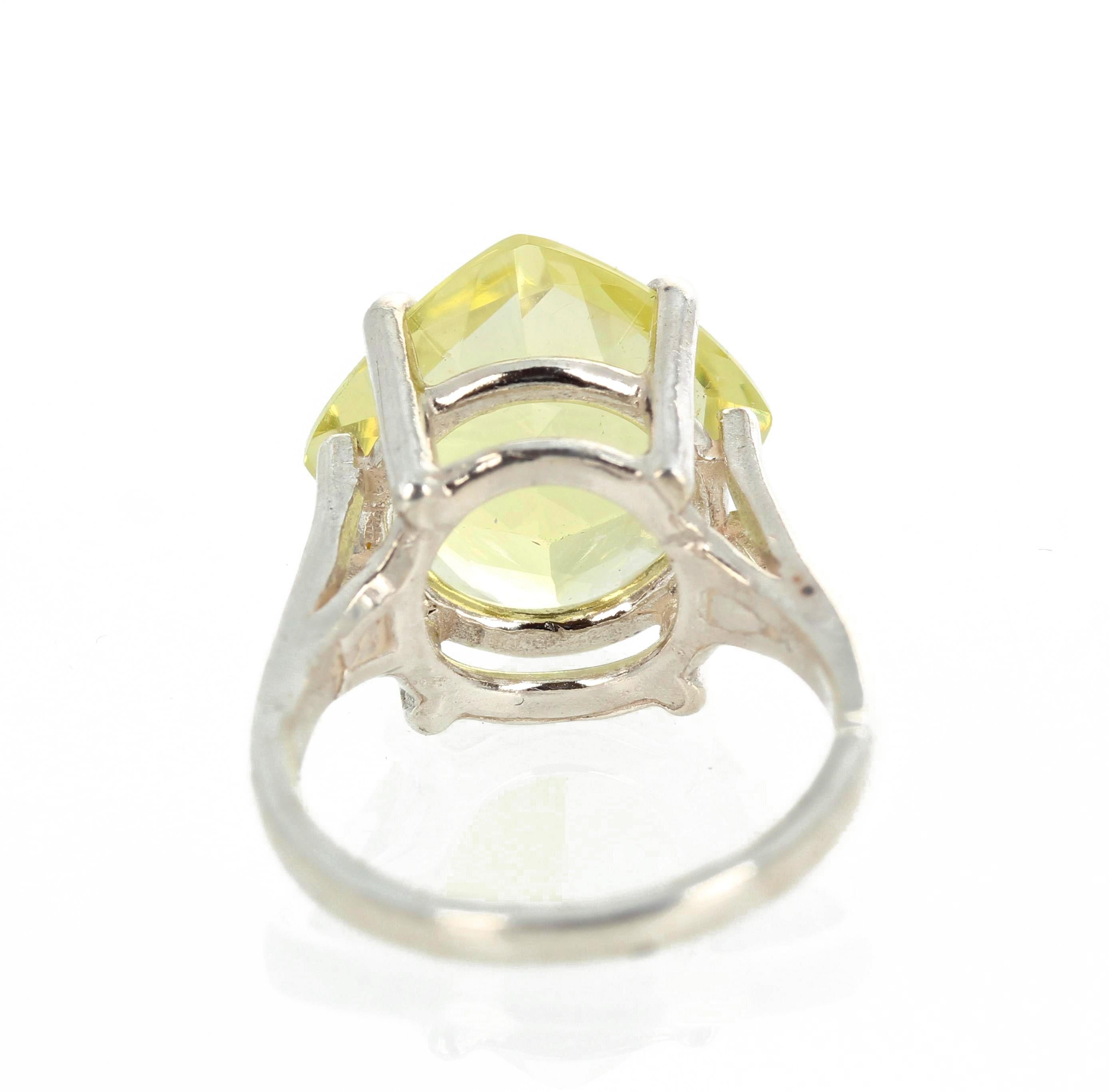 AJD Glamorous Red Carpet Ready 7.3 Cts Lemon Quartz Sterling Silver Ring In New Condition In Raleigh, NC