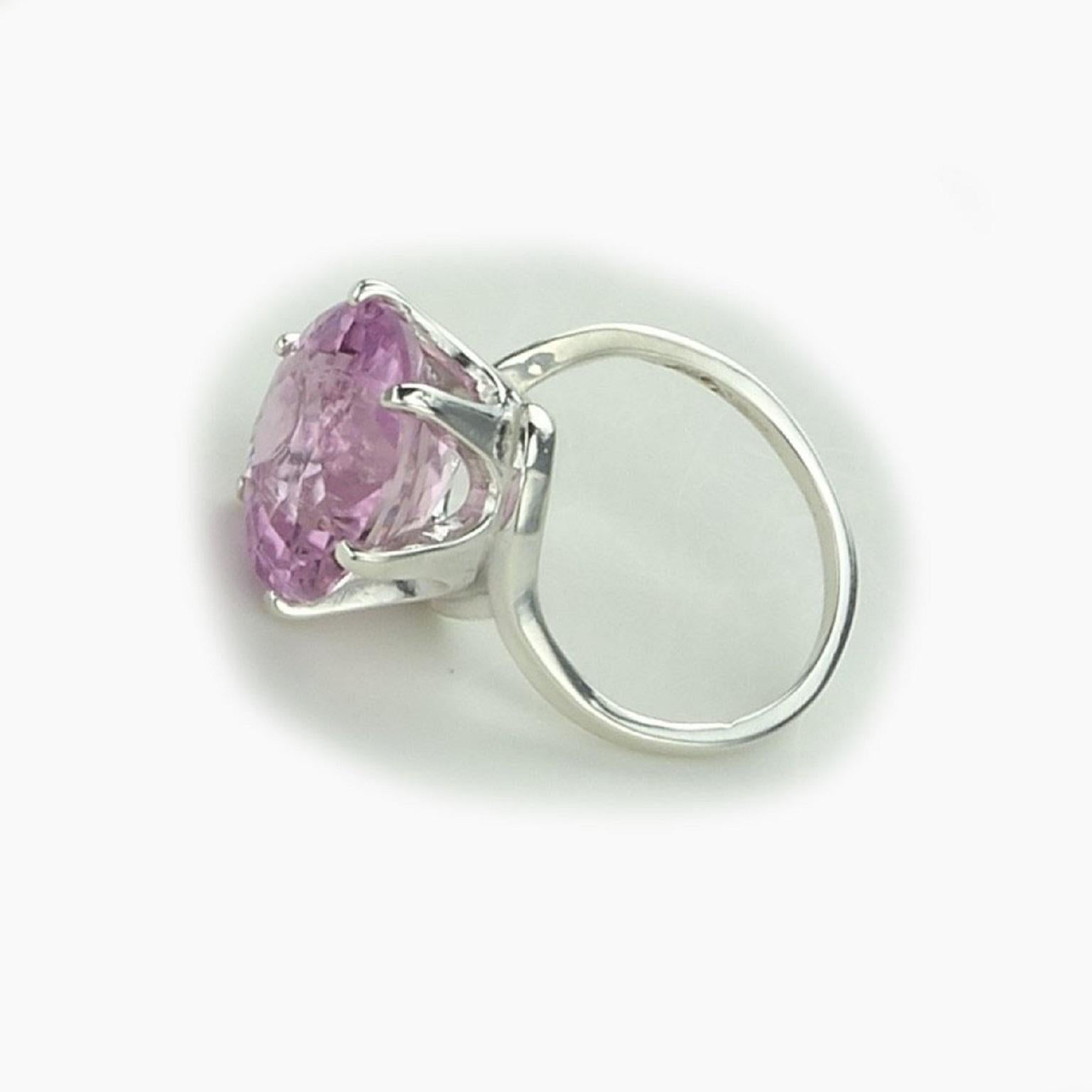  AJD Glittering Round Kunzite Set in Silver Ring In New Condition In Raleigh, NC