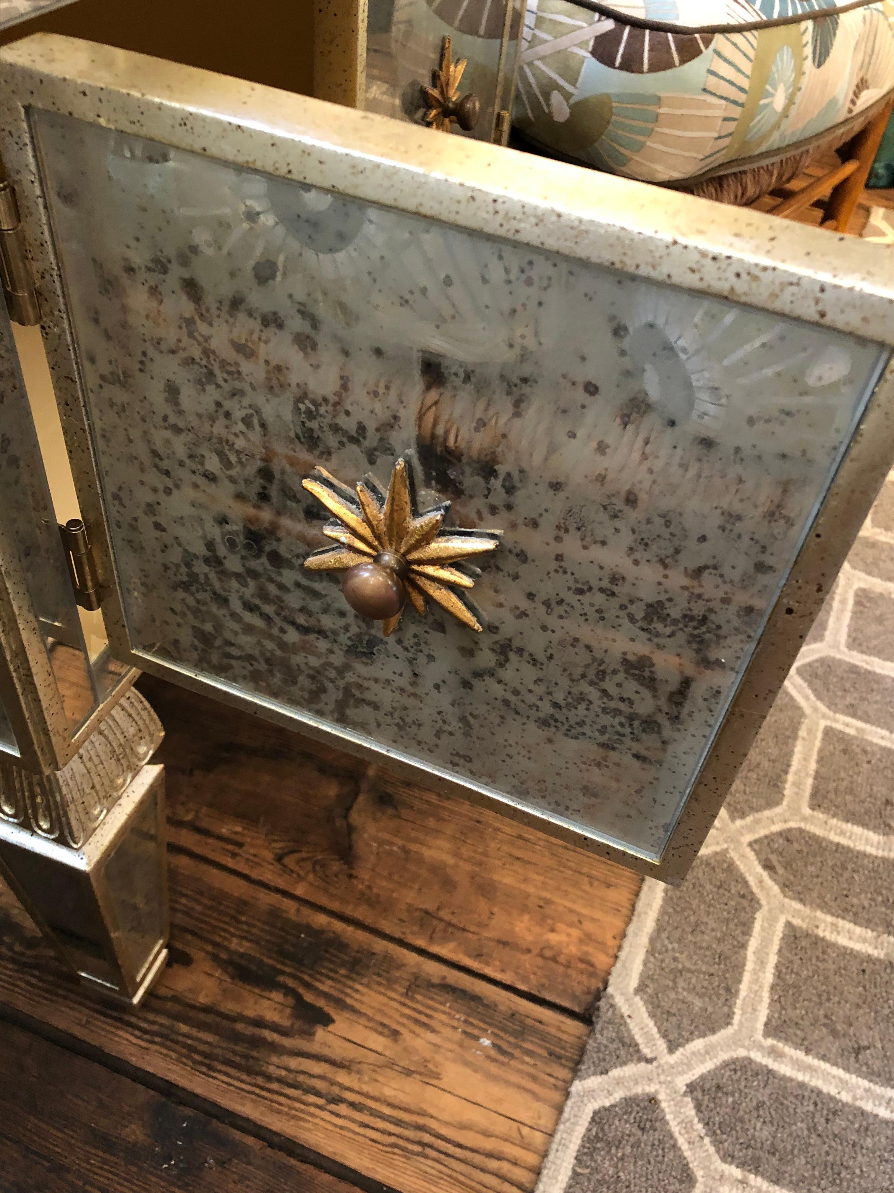 Glitzy Aged Mirrored Side Table Cabinet with Gold Star Knobs In Good Condition In Hopewell, NJ