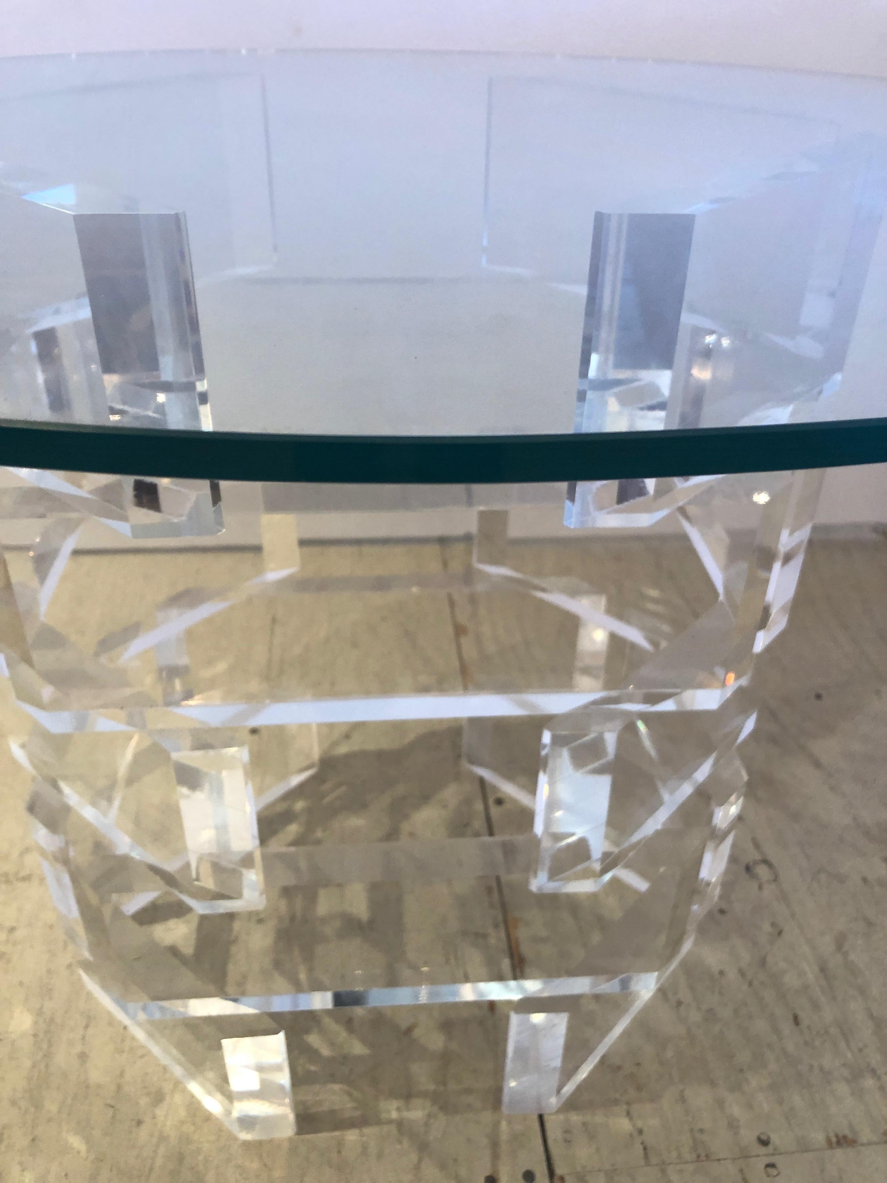 Glitzy Mid-Century Modern Lucite Side Table For Sale 1