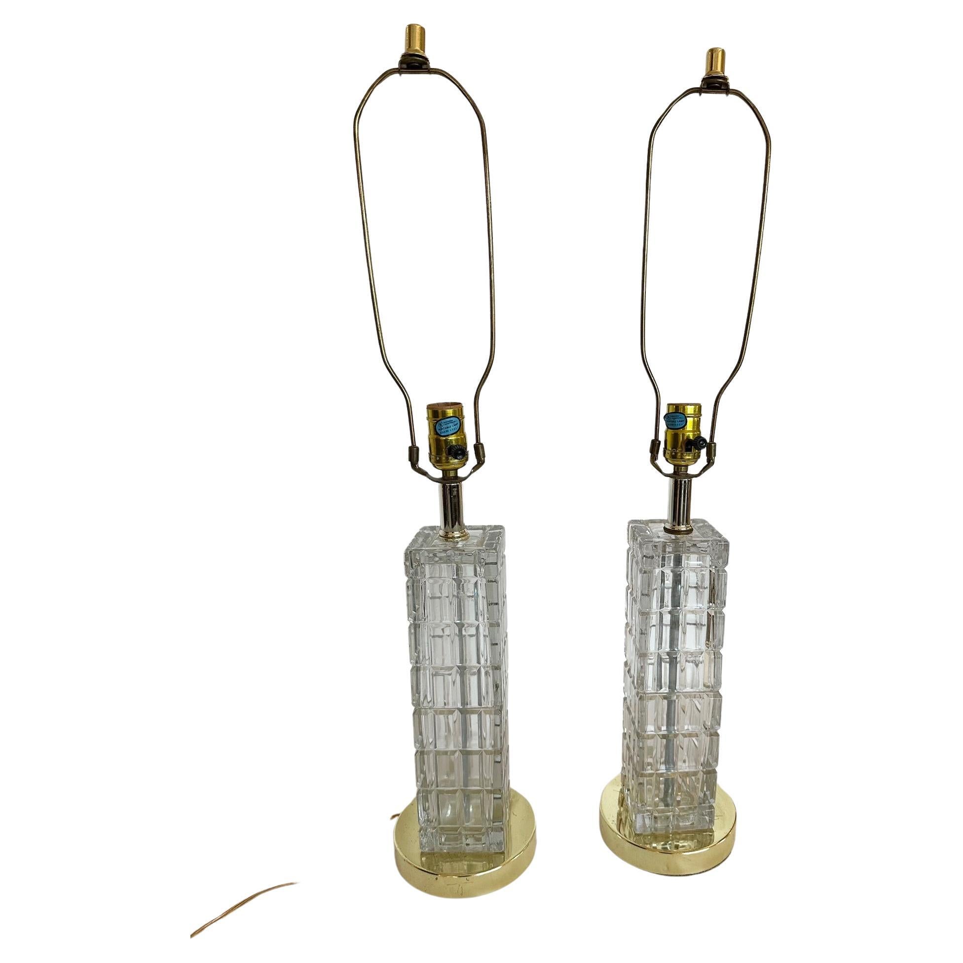 Glitzerndes Paar Hollywood-Regency-Tischlampen aus Kristall im Blockschliff im Angebot