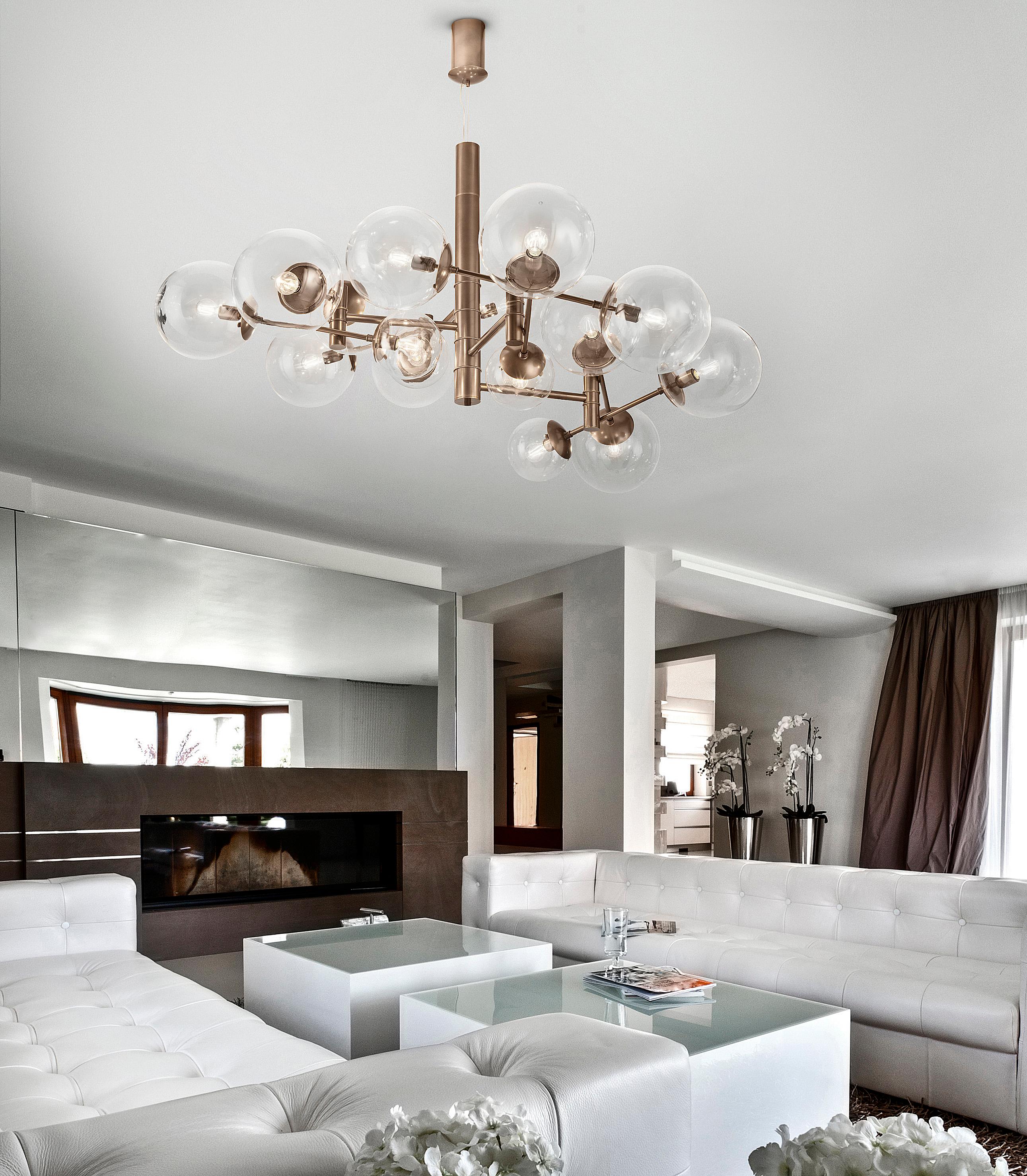 Global è la nuova collezione progettata dallo Studio Tecnico Metallux. La collezione è il risultato di diverse installazioni personalizzate su larga scala e di forti influenze Mid-Century. Il design di Global è caratterizzato dai suoi globi in