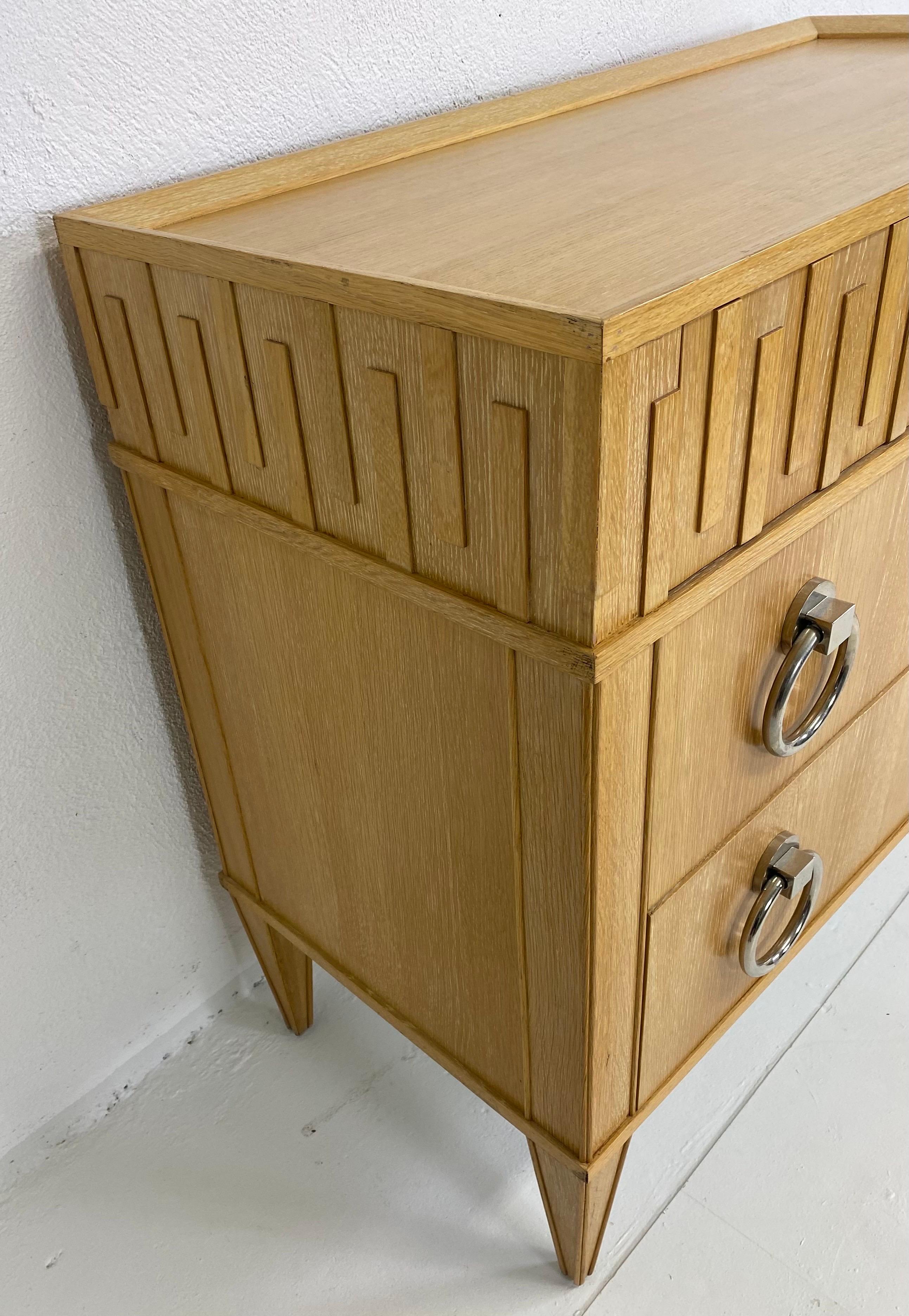 Legno Global Views cassetti Chester moderni e di transizione in vendita