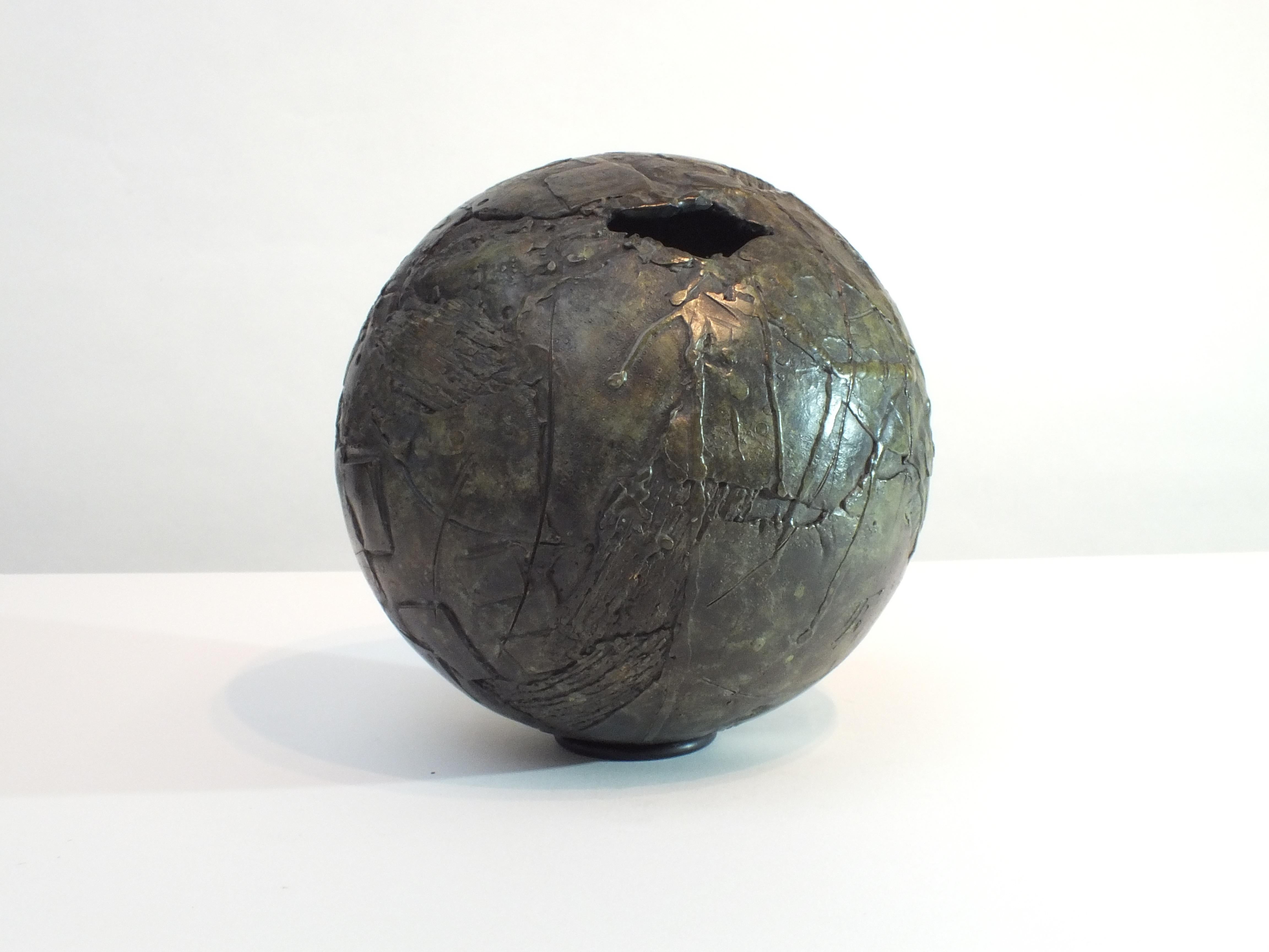 Tim was born in Derbyshire, England & from an early age was attuned to the natural world. He came to art later in life and forges his sculptures using mainly the lost wax technique. His materials are bronze, steel and iron.

Living in the idyllic