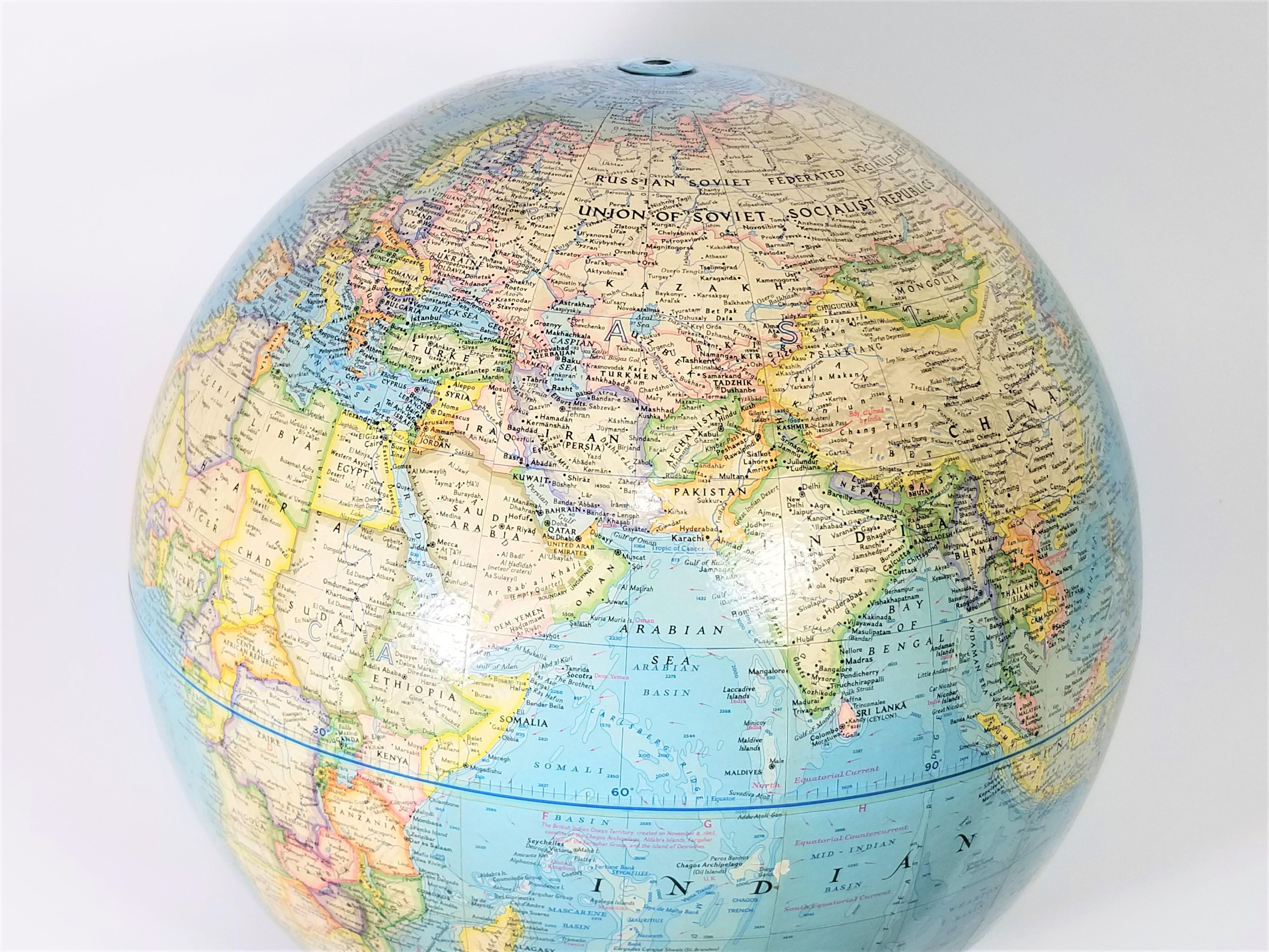 Globe 1976 National Geographic World Globe 2