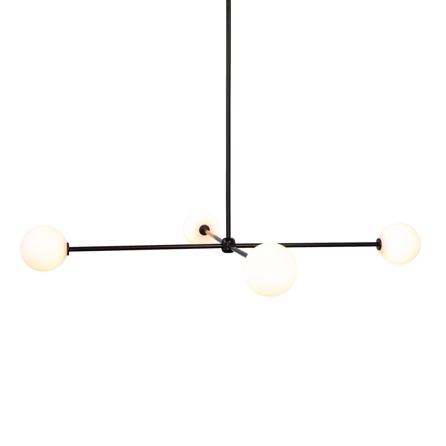 Fait à la machine Lustre Globe 4, par RESEARCH Lighting, noir, globe en verre 5po, modèle de plancher en vente