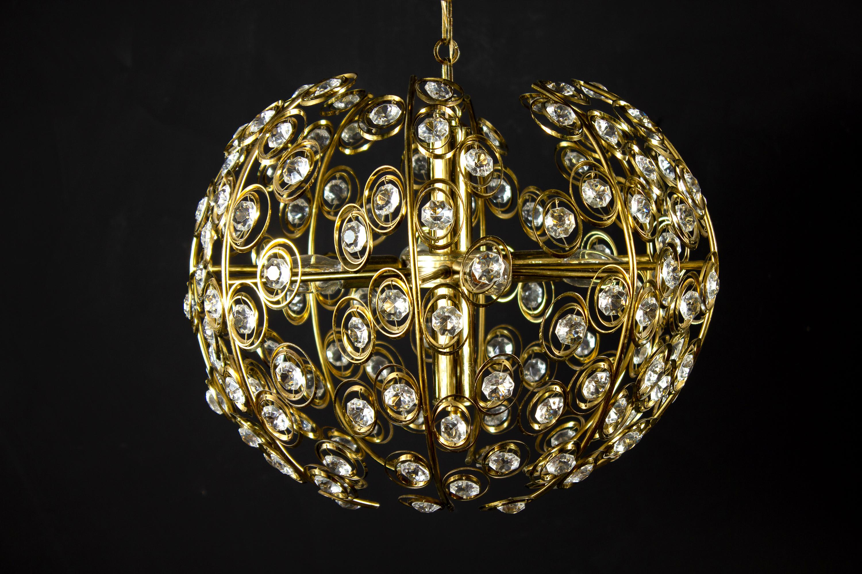 Mid-Century Modern Globe and Diamond Crystal Midcentury Chandelier by Gaetano Sciolari, 1960 For Sale