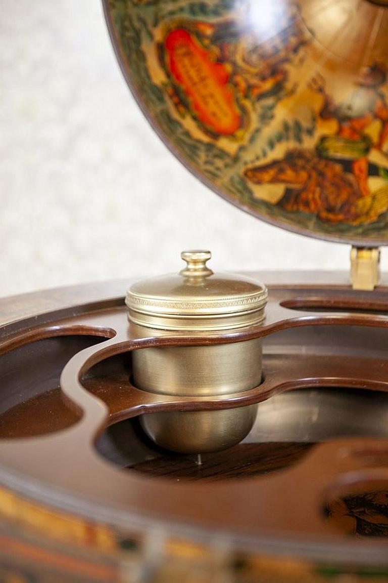 Globe Bar from the Mid-20th Century 10