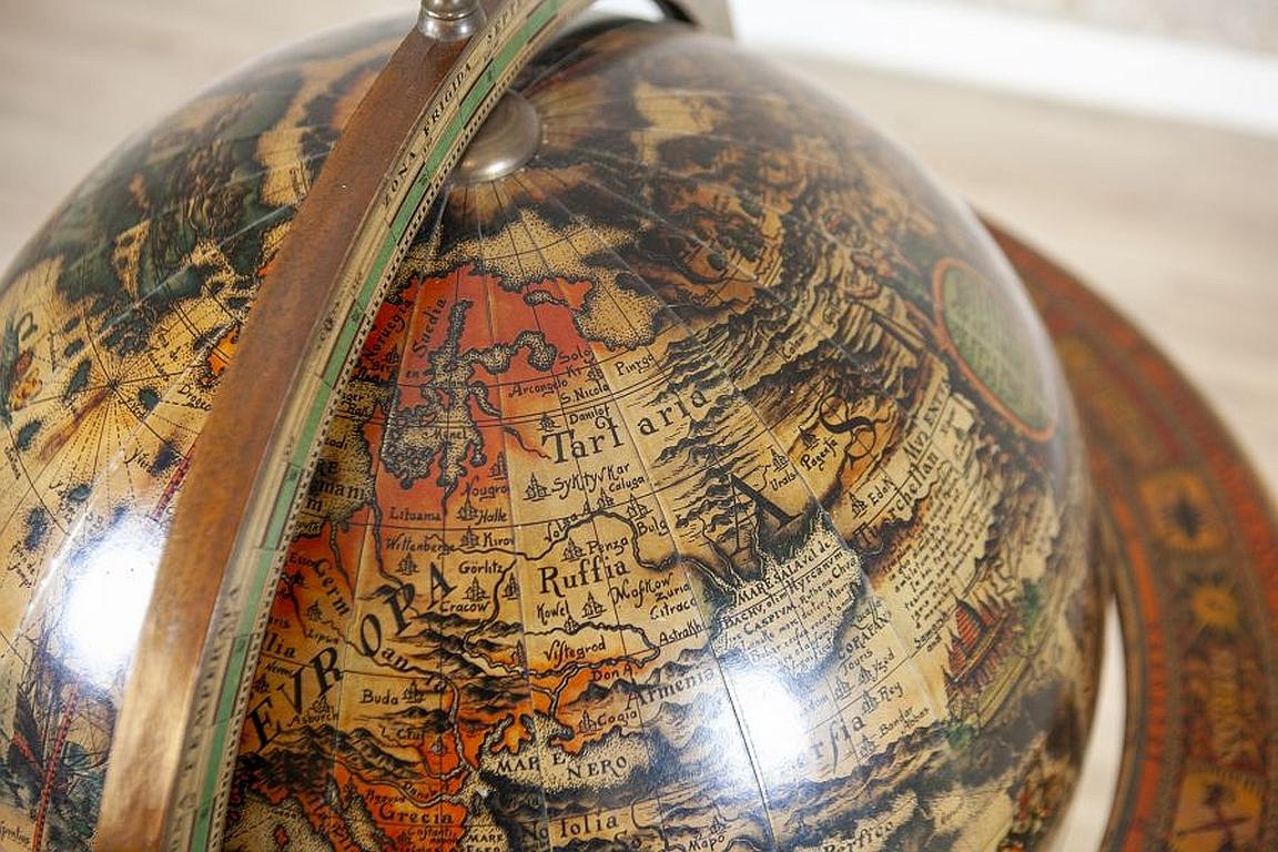 Globe Bar from the Mid-20th Century 3