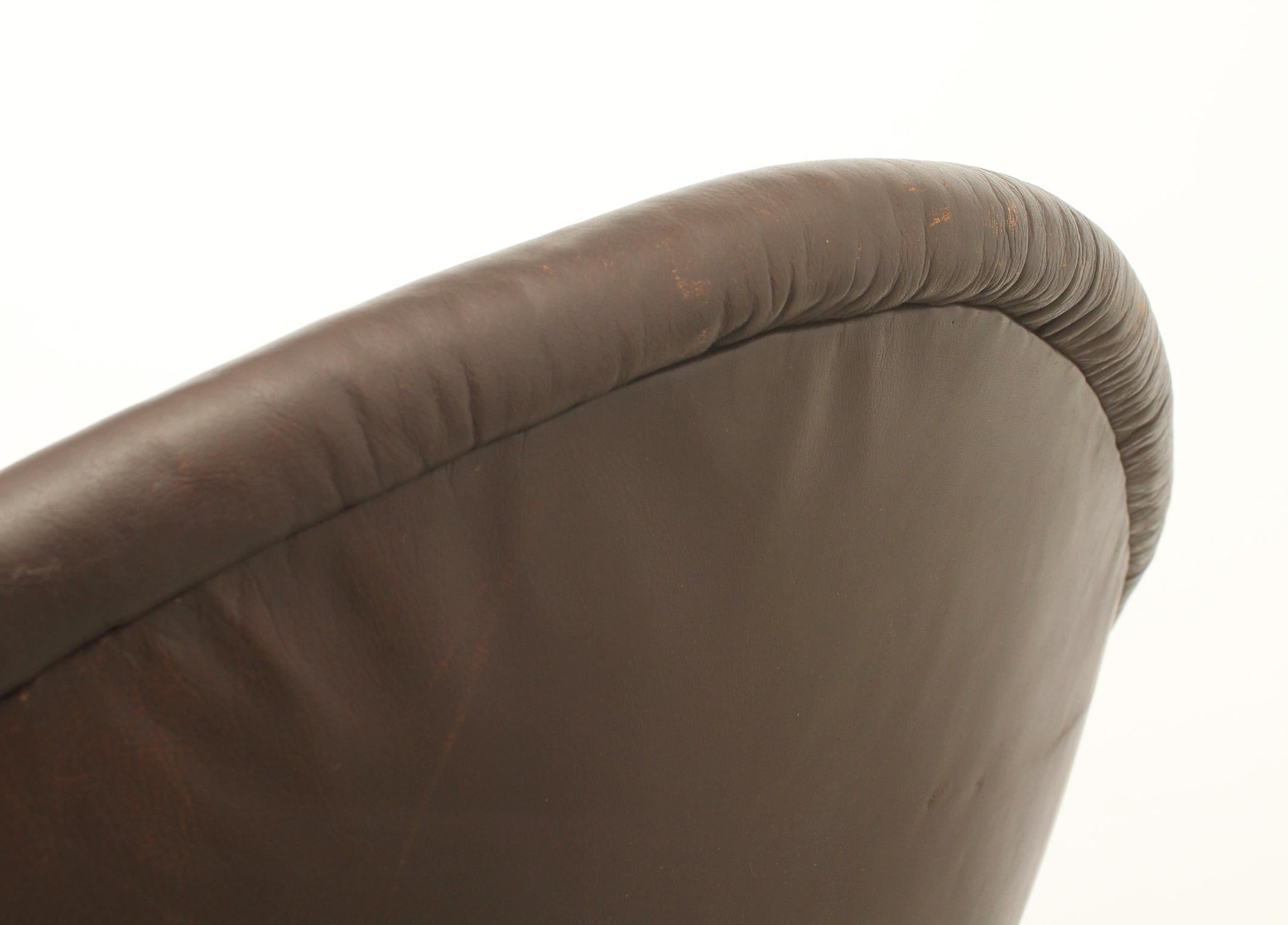Globe Chair von Pierre Paulin aus braunem Leder für Artifort (Stahl) im Angebot