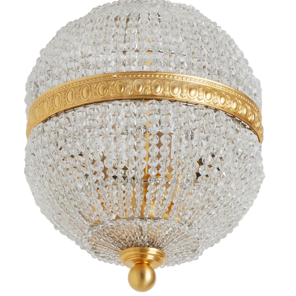 Globe Crystal Beaded Small Pendant Light illumina la stanza con stile. Questo sorprendente ciondolo della nostra Collection'S. Il ciondolo è stato progettato tenendo conto delle influenze e dei dettagli edoardiani e neoclassici. Questo ciondolo