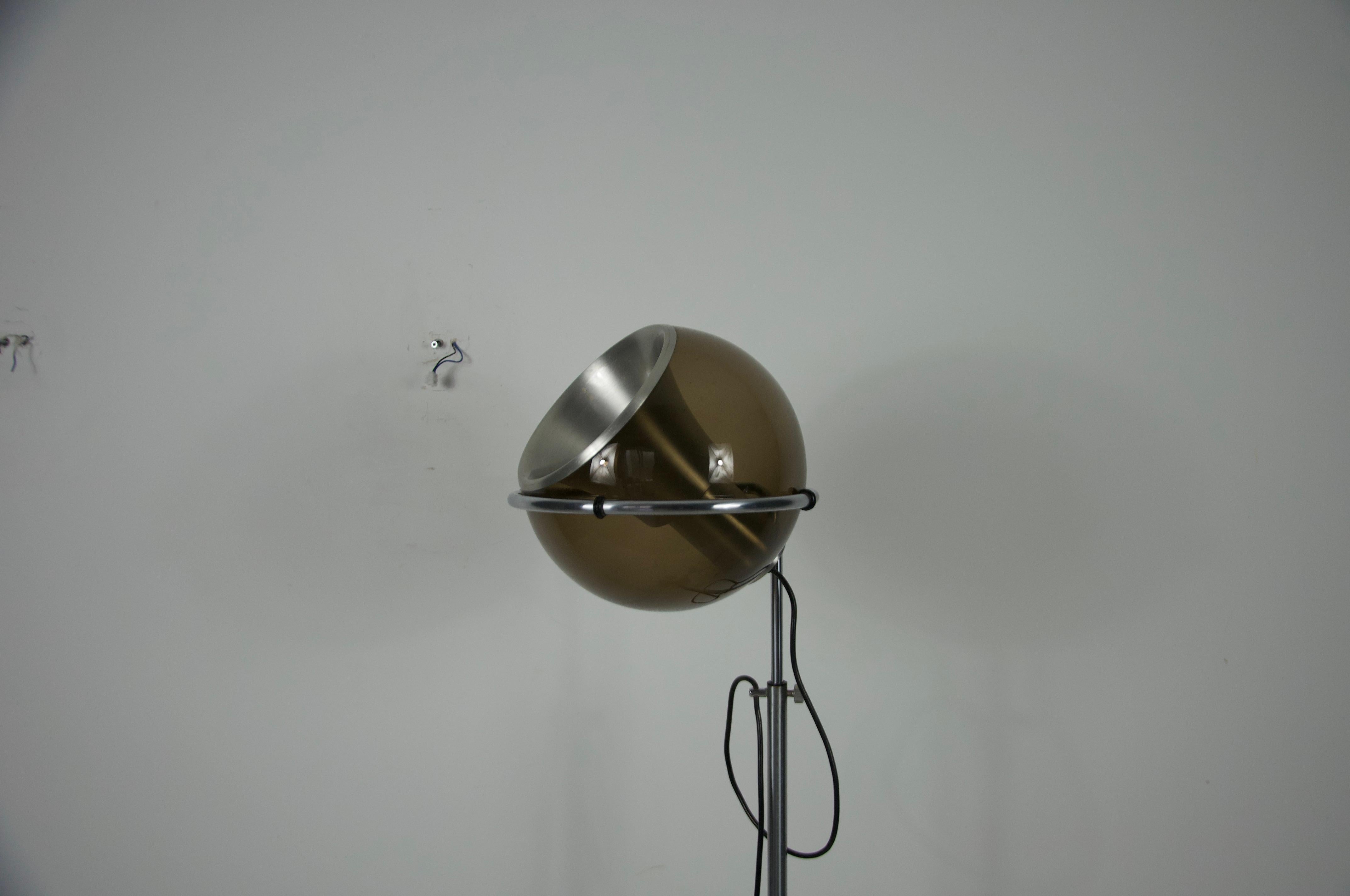 Globus Stehleuchte von Franck Ligtelijn für Raak, 1960er Jahre (Metall) im Angebot