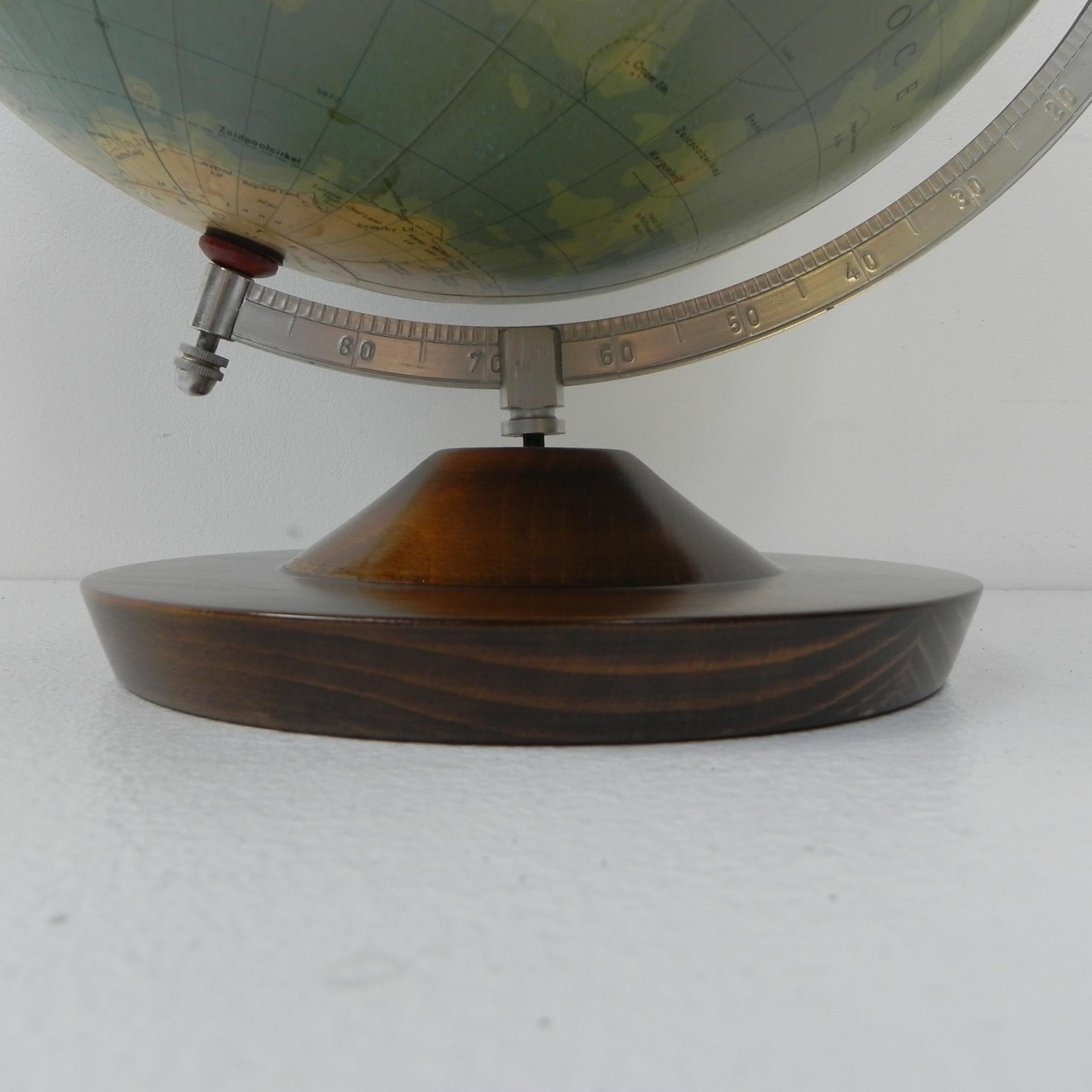 Globe, globe SVH, scale 1 to 38500000 For Sale 7