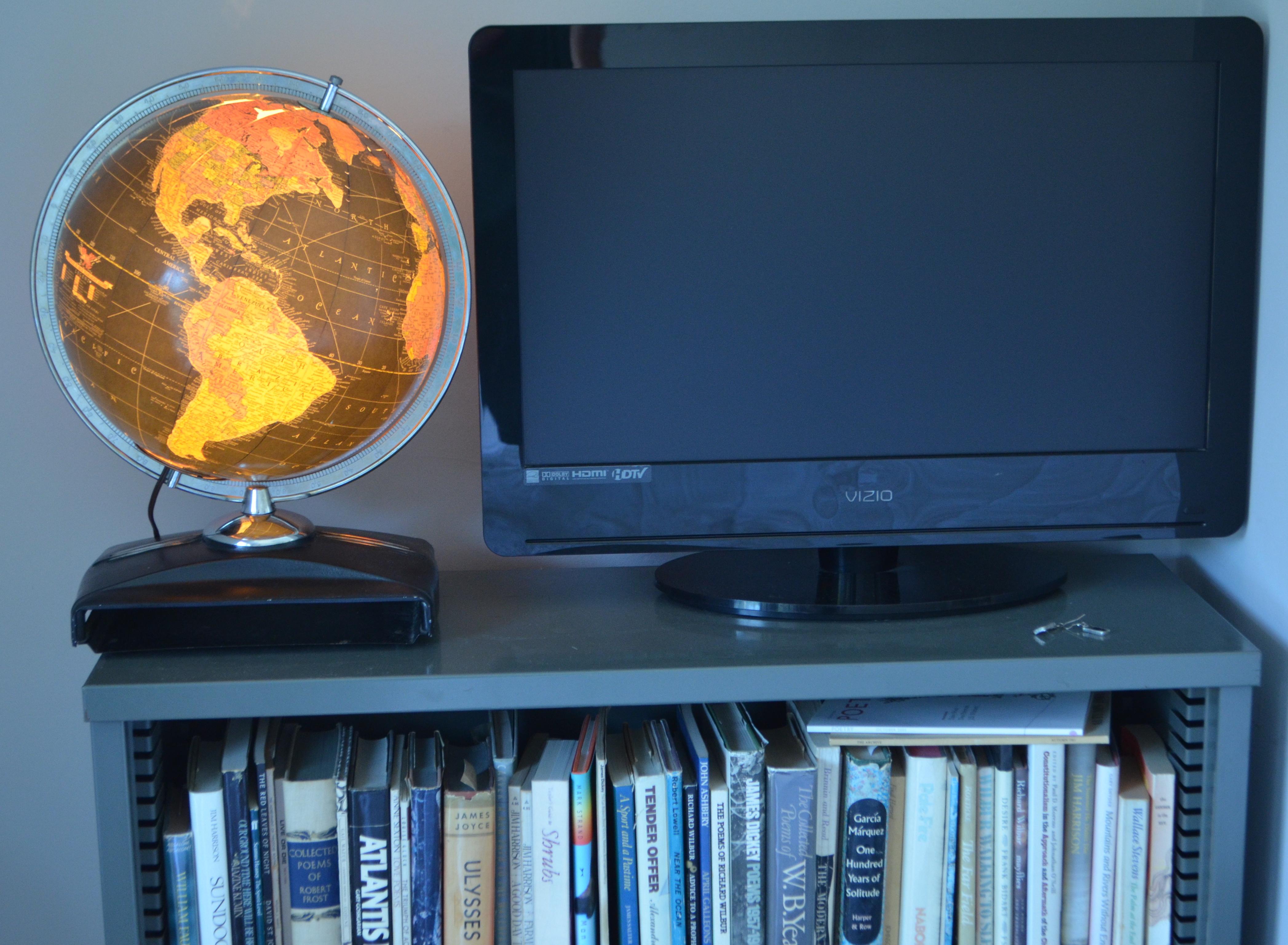 Globe Light-Up Art Deco Era in Rare Black Field of Color with Book Slot Base 3