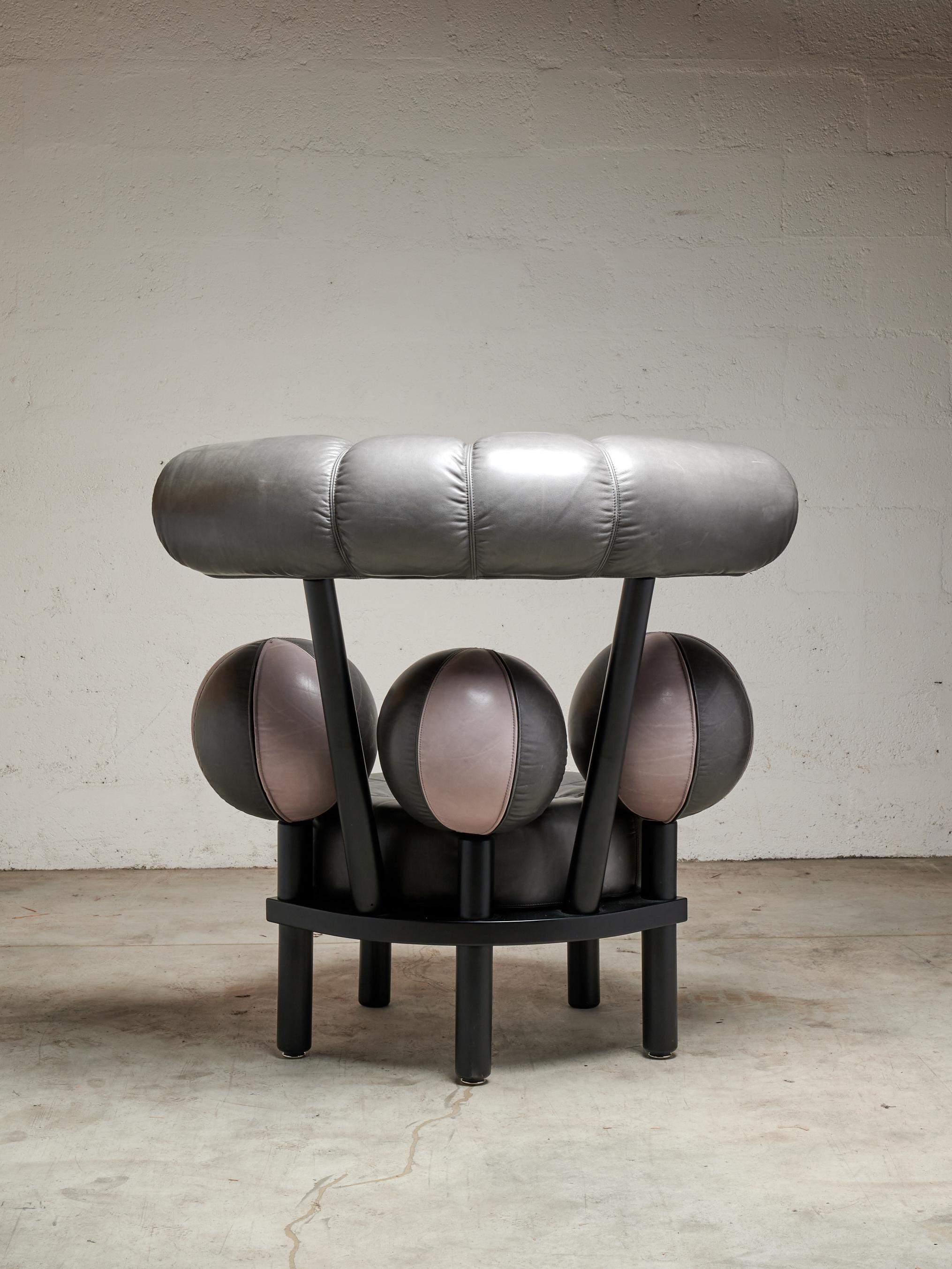 Globe Lounge Chair by Peter Obsvik for Stokke editions, Norway, 1980s In Good Condition For Sale In TOURS, FR