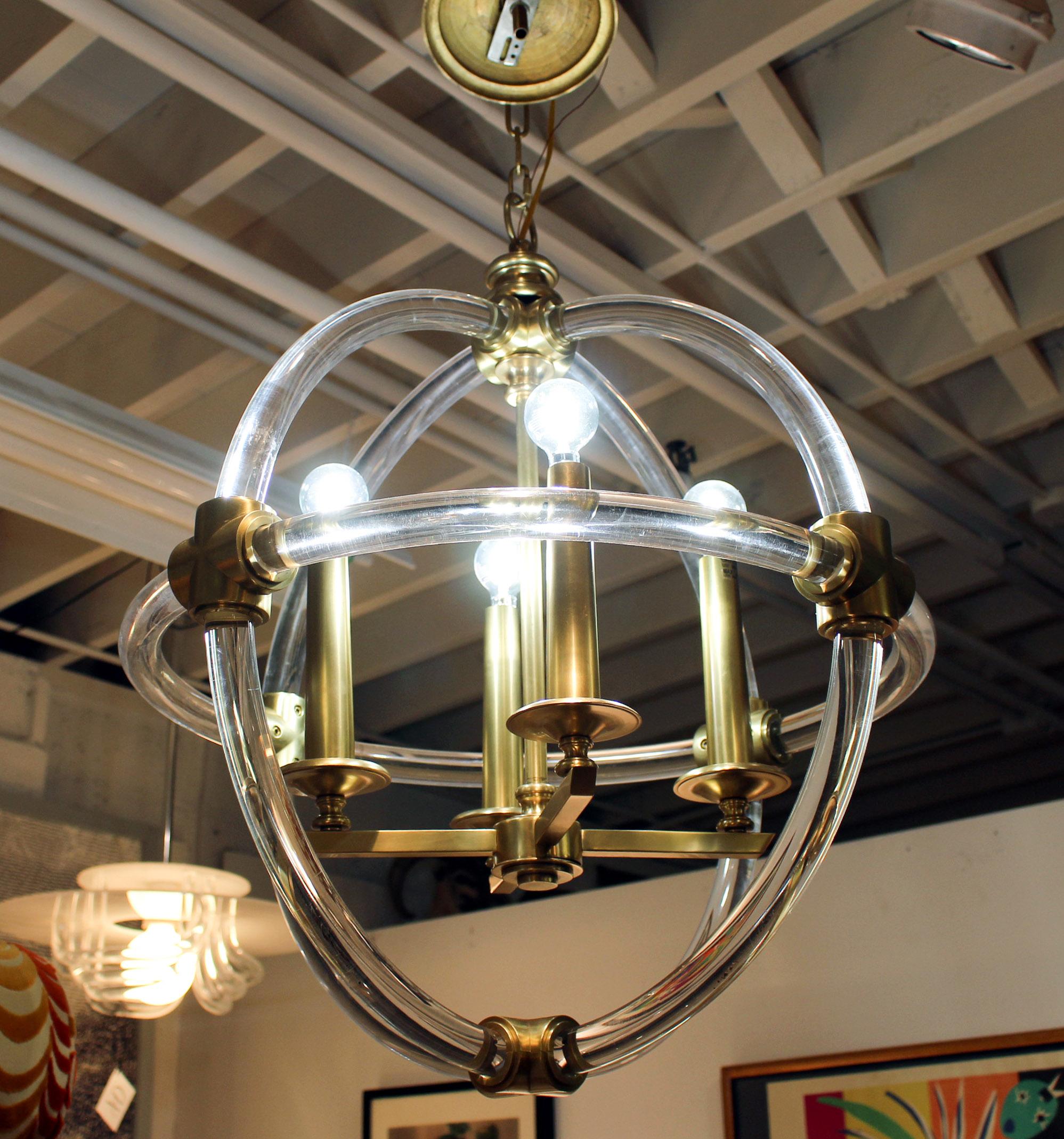 Globe Pedant Light Fixture In Excellent Condition For Sale In Bridport, CT