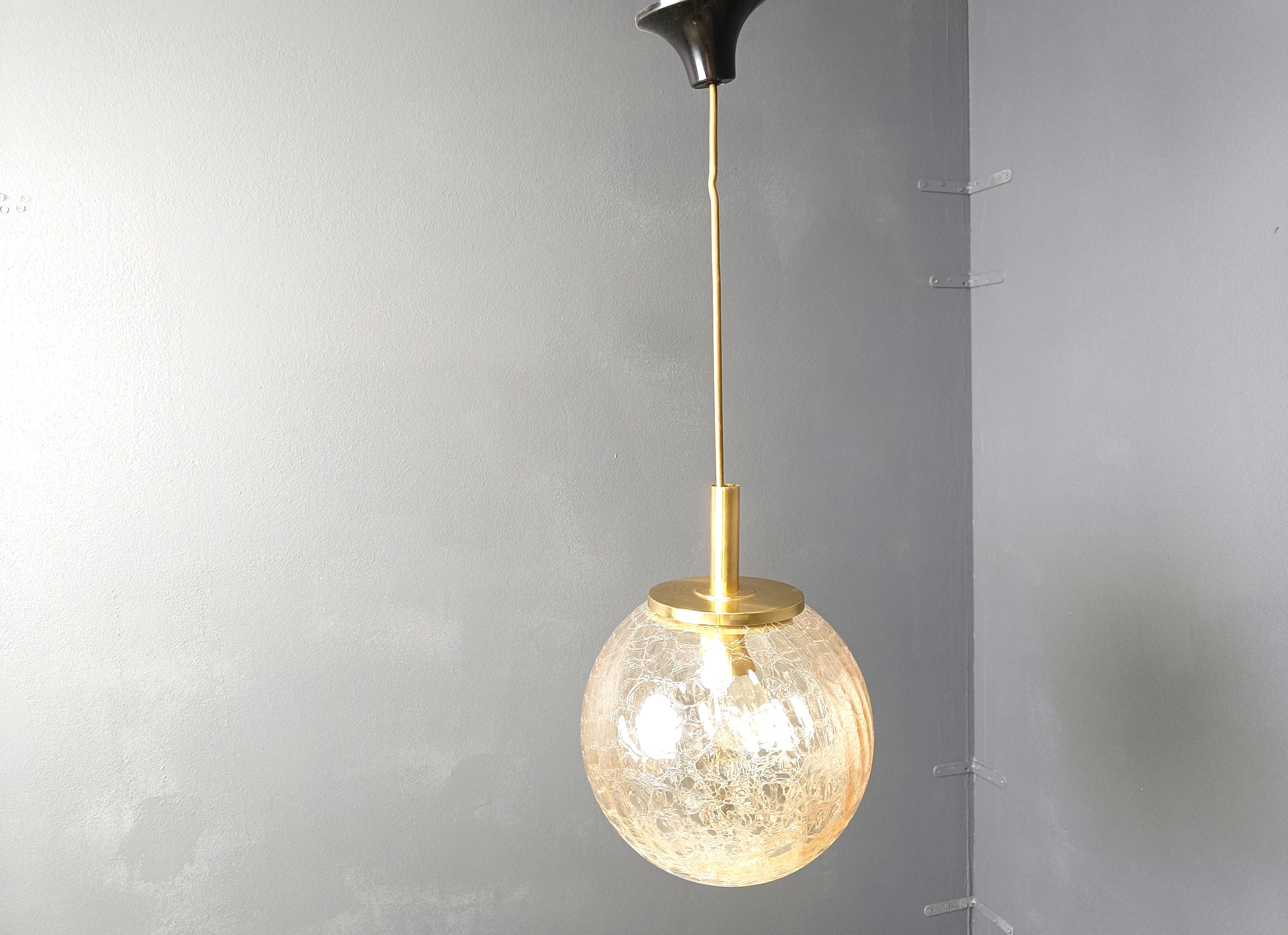 Lampada a sospensione Globe di Glashutte Limburg, anni '60 in vendita 3