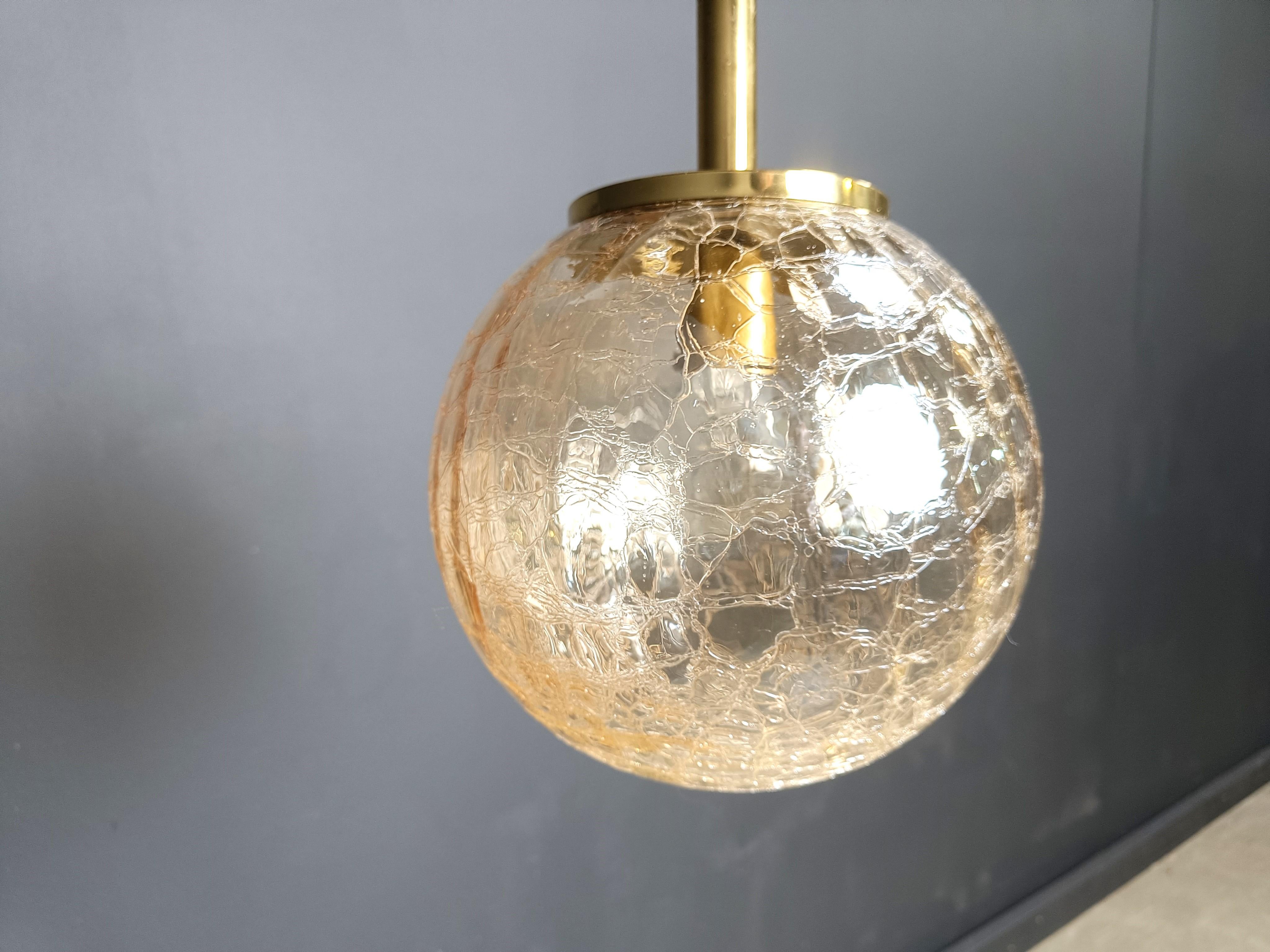 Metà XX secolo Lampada a sospensione Globe di Glashutte Limburg, anni '60 in vendita