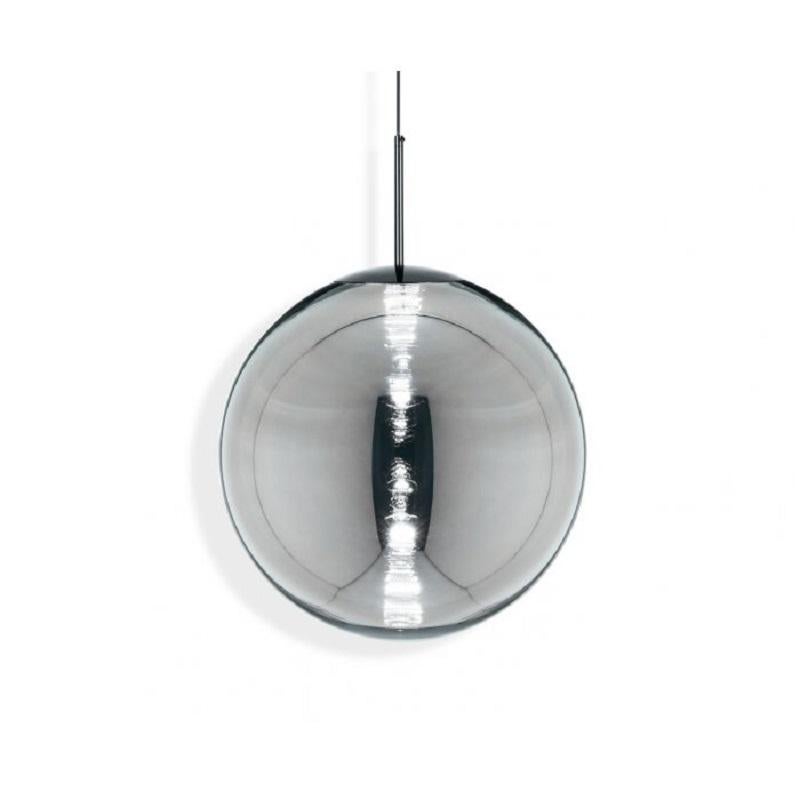 Moderne la lampe à suspension globe chromée en vente