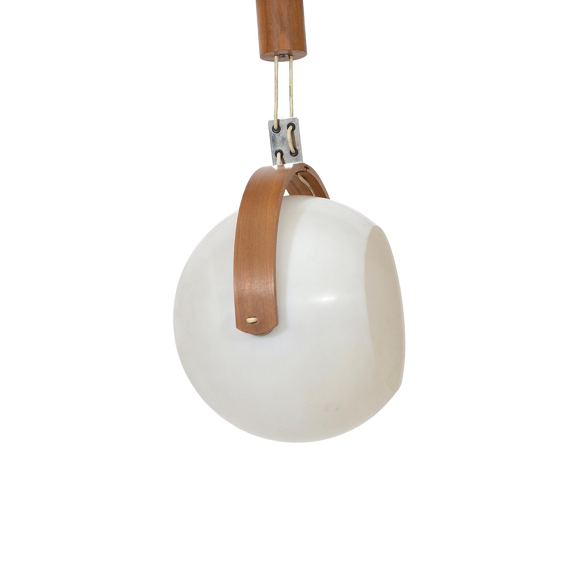 Fin du 20e siècle Lampe à suspension Globe, Temde, Suisse, années 1970 en vente