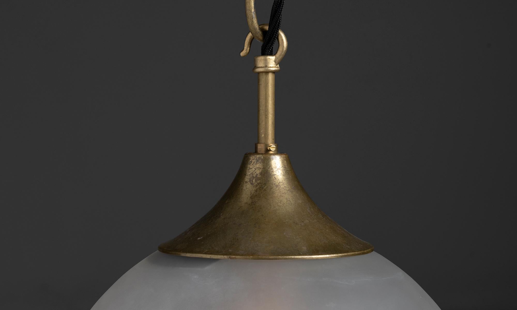 Metà XX secolo Ciondoli a forma di globo, Belgio, circa 1950 in vendita