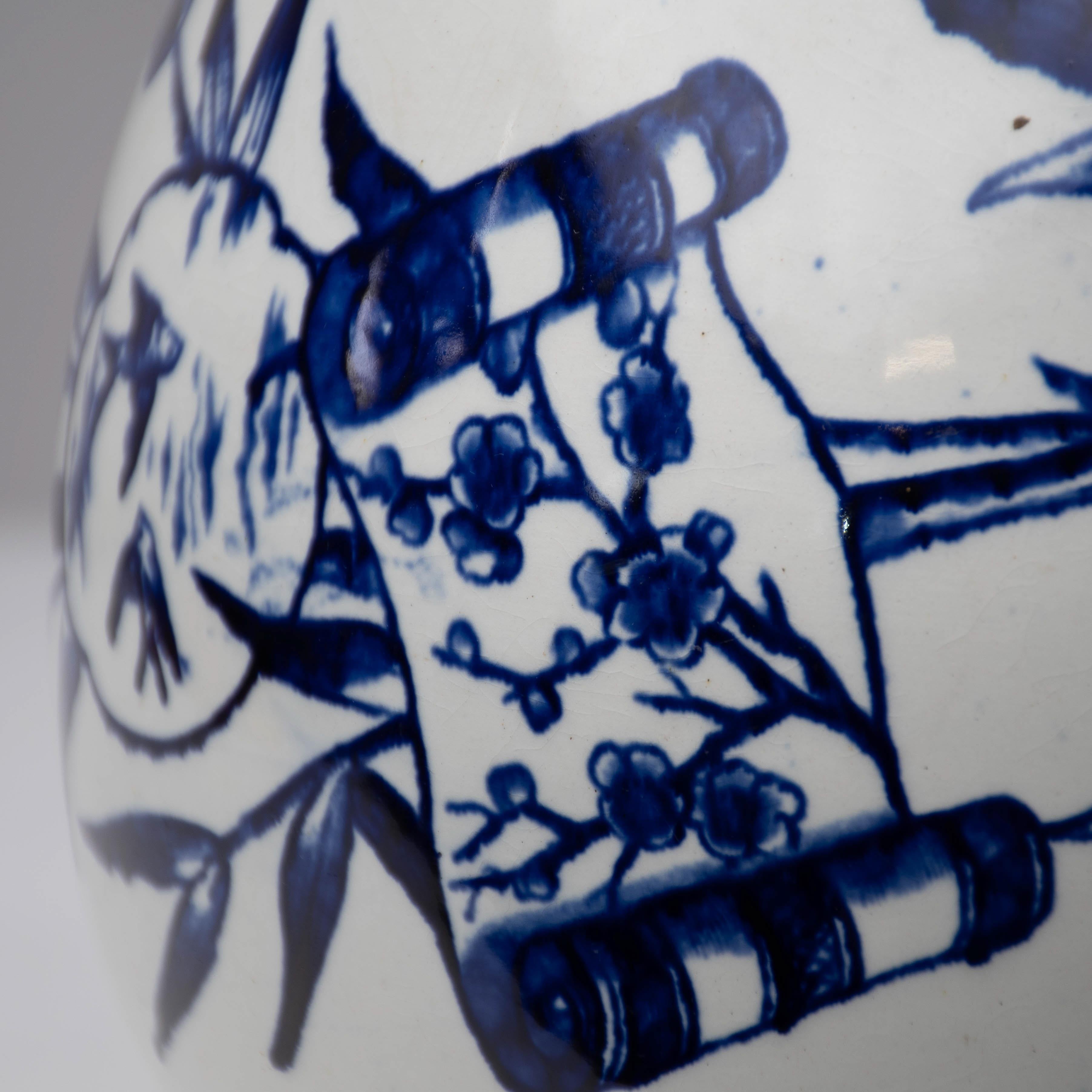 Globe Pottery. Design/One. Una grande brocca blu e bianca dell'Aesthetic Movement in vendita 6
