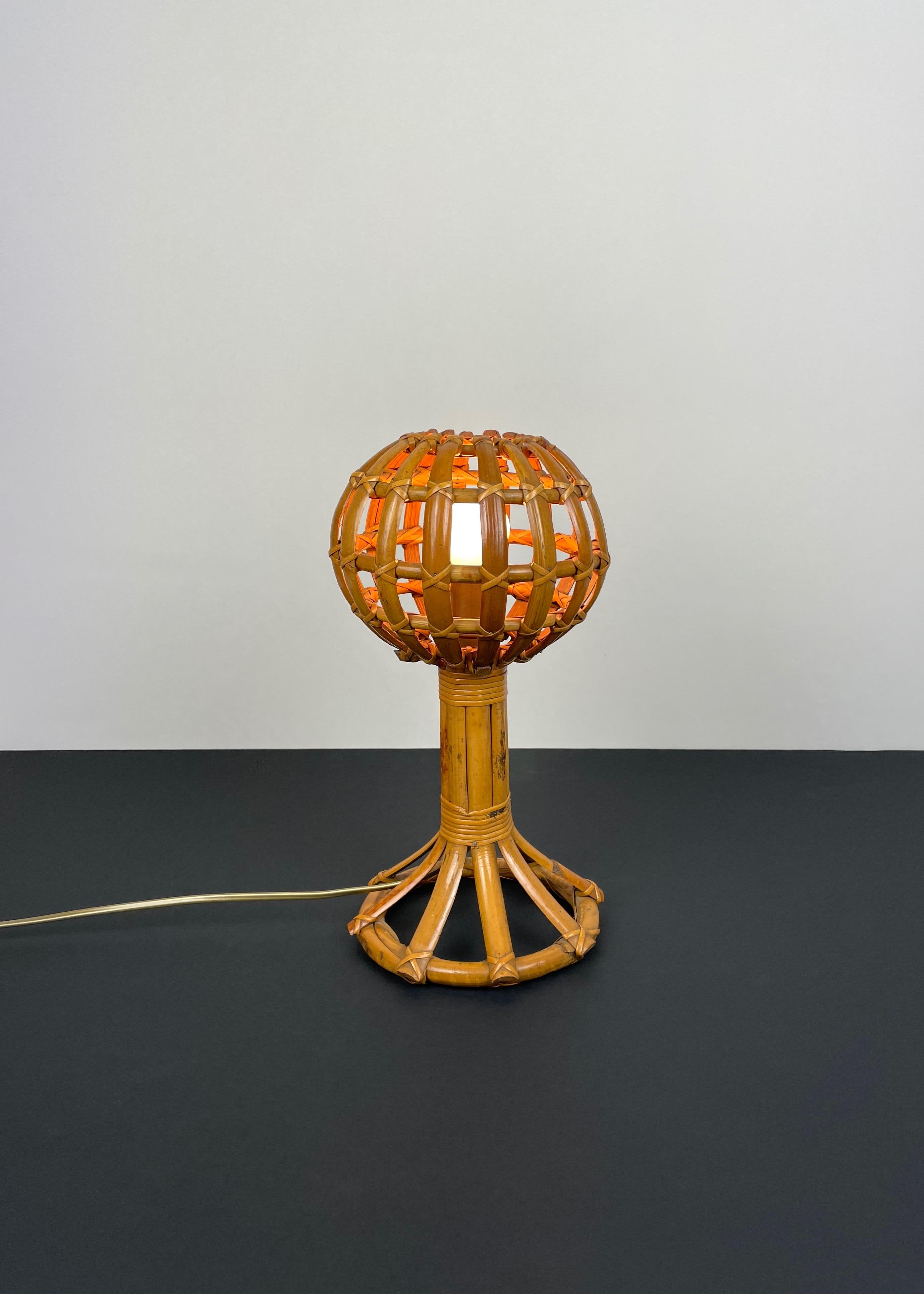 Globe Rattan Table Lamp Louis Sognot Style, France, 1960s In Good Condition In Rome, IT