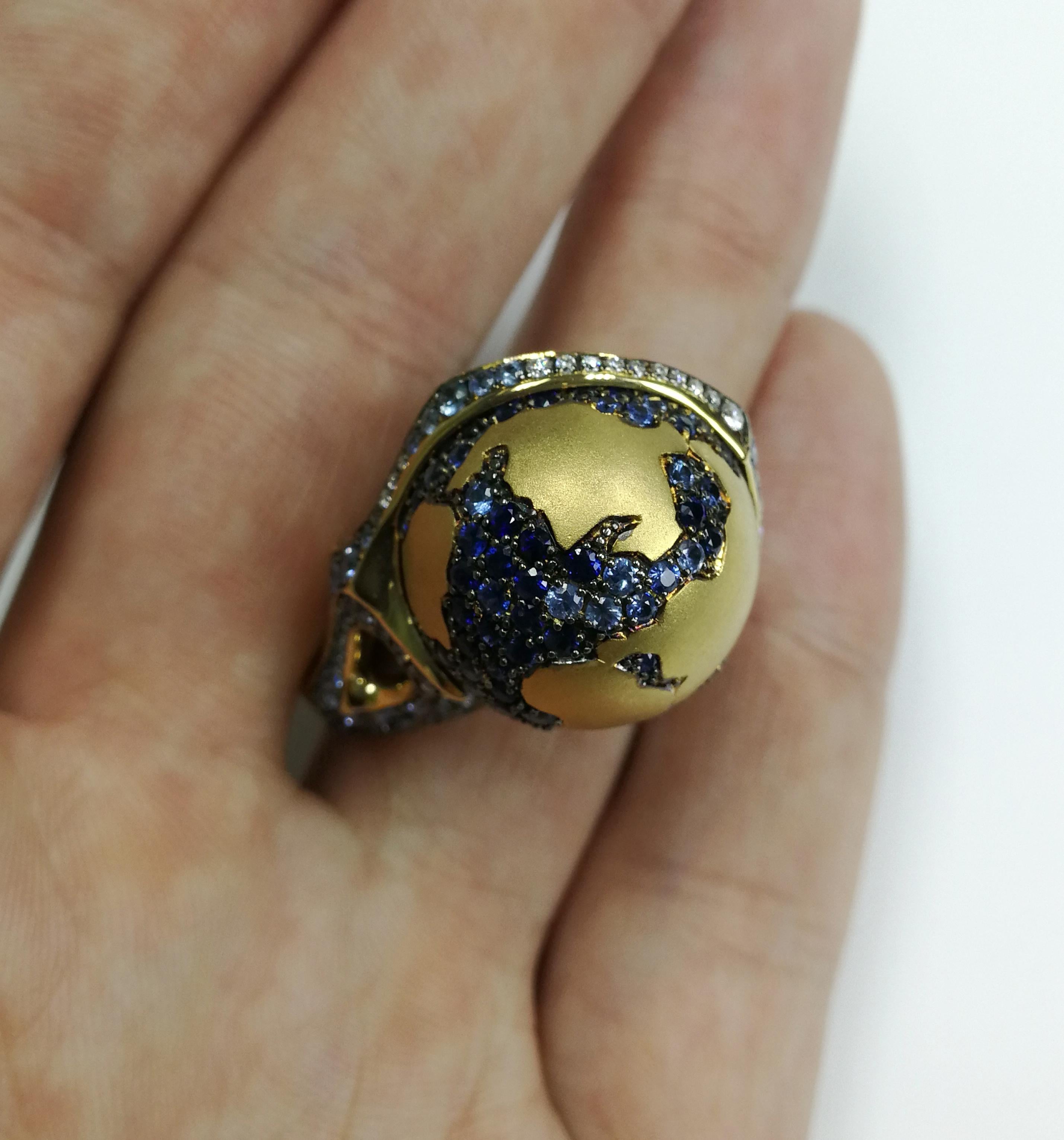 Anillo Globo Diamantes Zafiro Oro Amarillo 18 Kilates en Nuevo Estado en Bangkok, TH