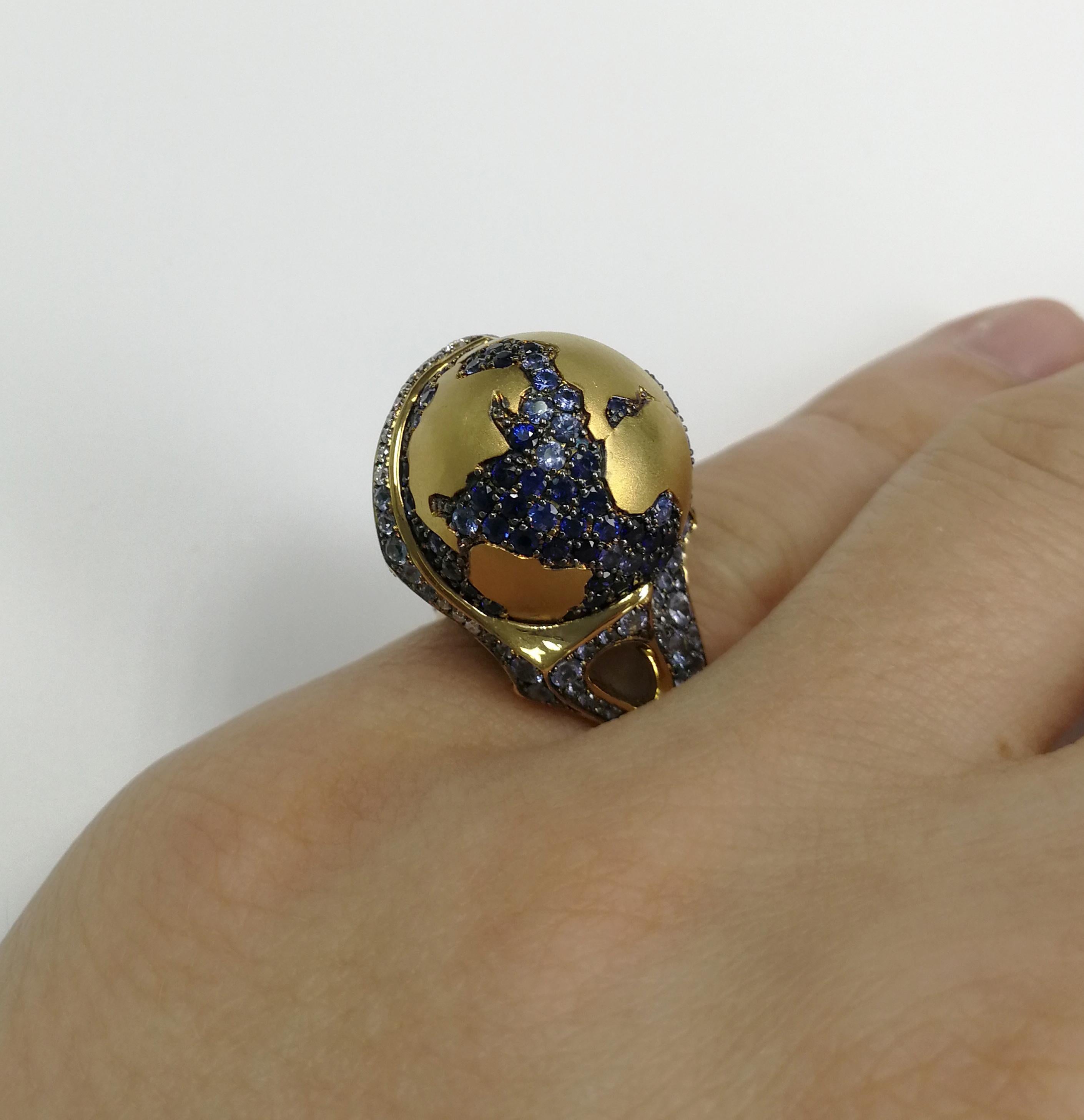 Women's Globe Ring Diamonds Sapphire 18 Karat Yellow Gold For Sale