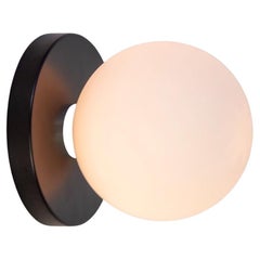 Globe-Wandleuchter von Research. Beleuchtung, schwarz, 5in-Glaskugel, auf Bestellung gefertigt