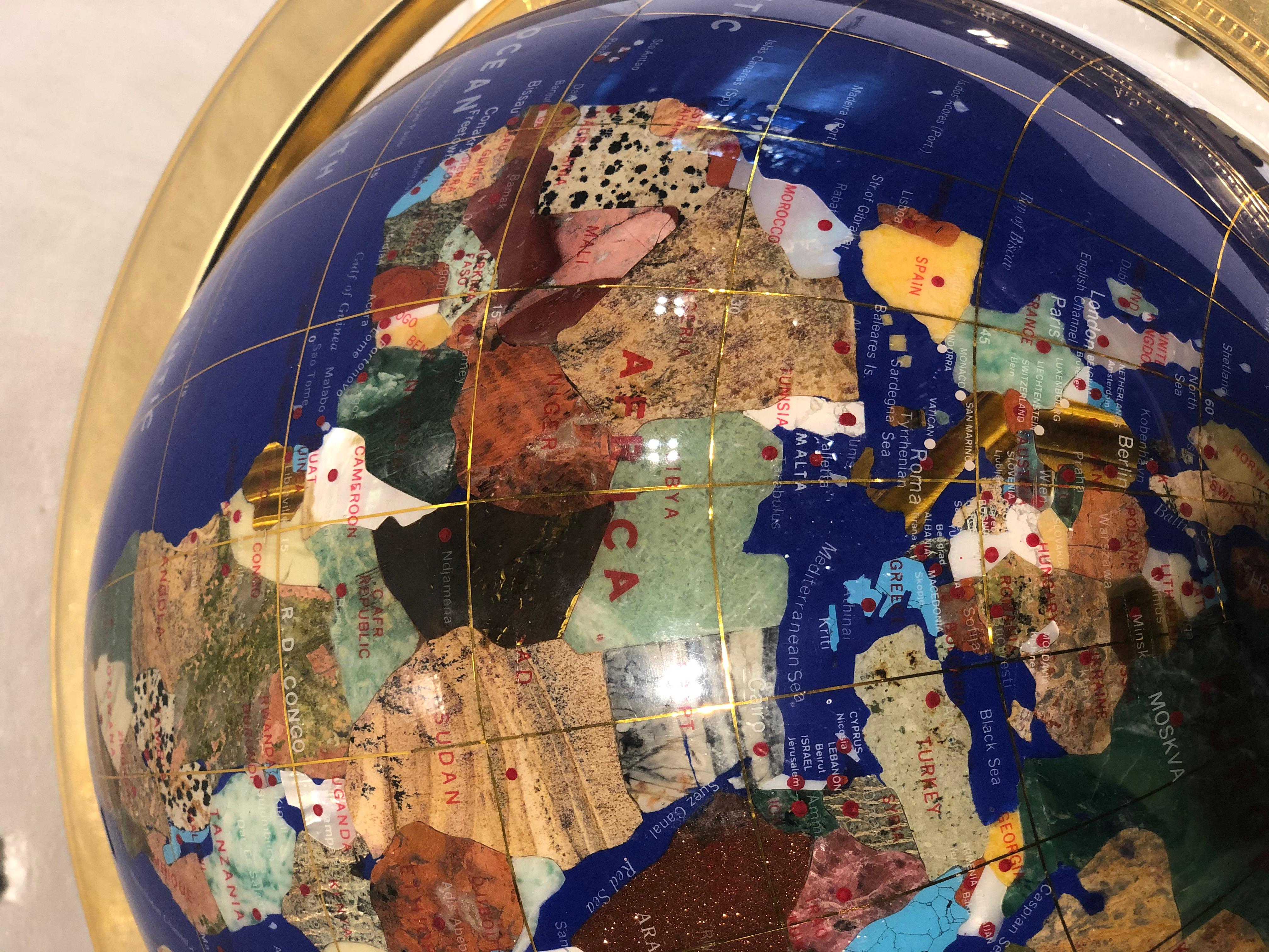 Globe, massiver drehbarer Messingrahmen mit sich drehbarem Globus im Zustand „Hervorragend“ im Angebot in Dallas, TX