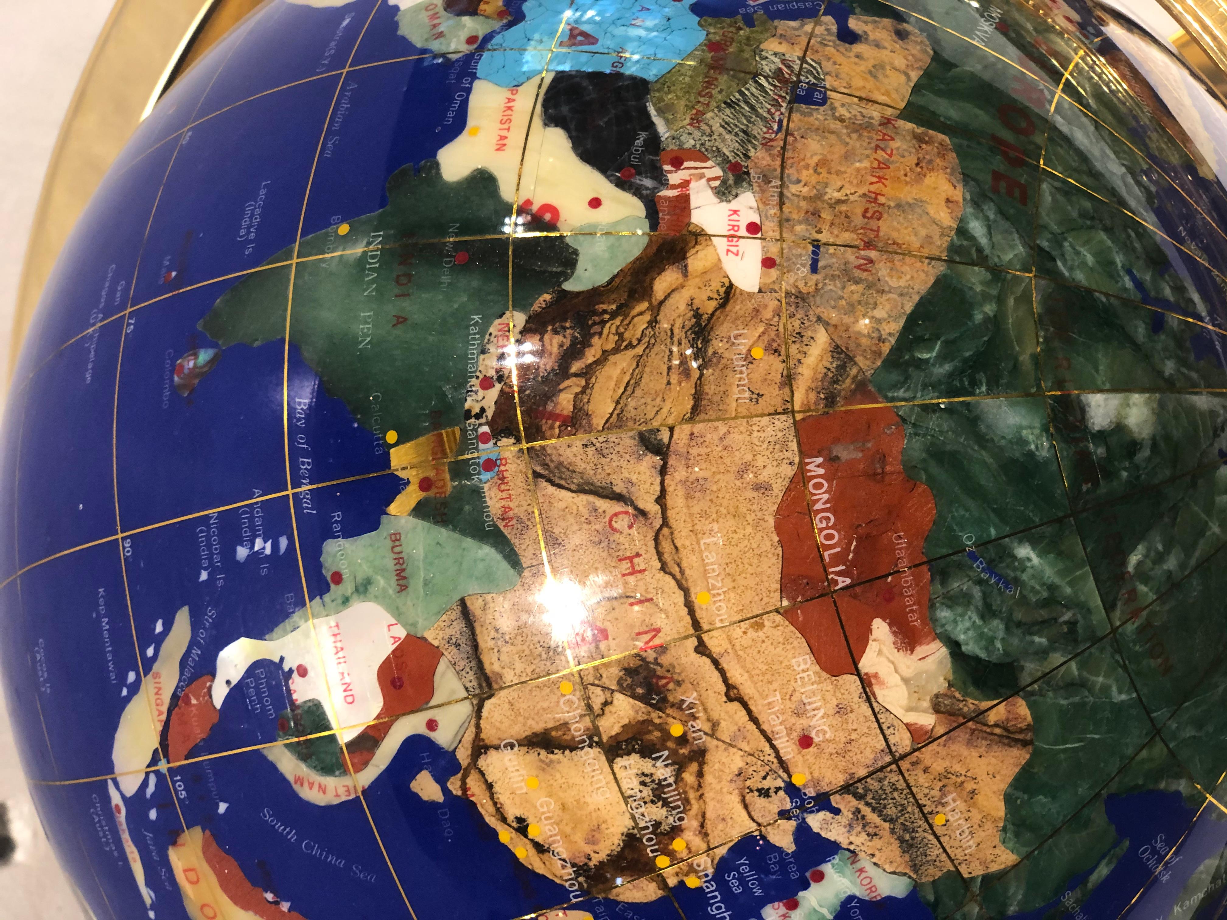 Globe, massiver drehbarer Messingrahmen mit sich drehbarem Globus (20. Jahrhundert) im Angebot