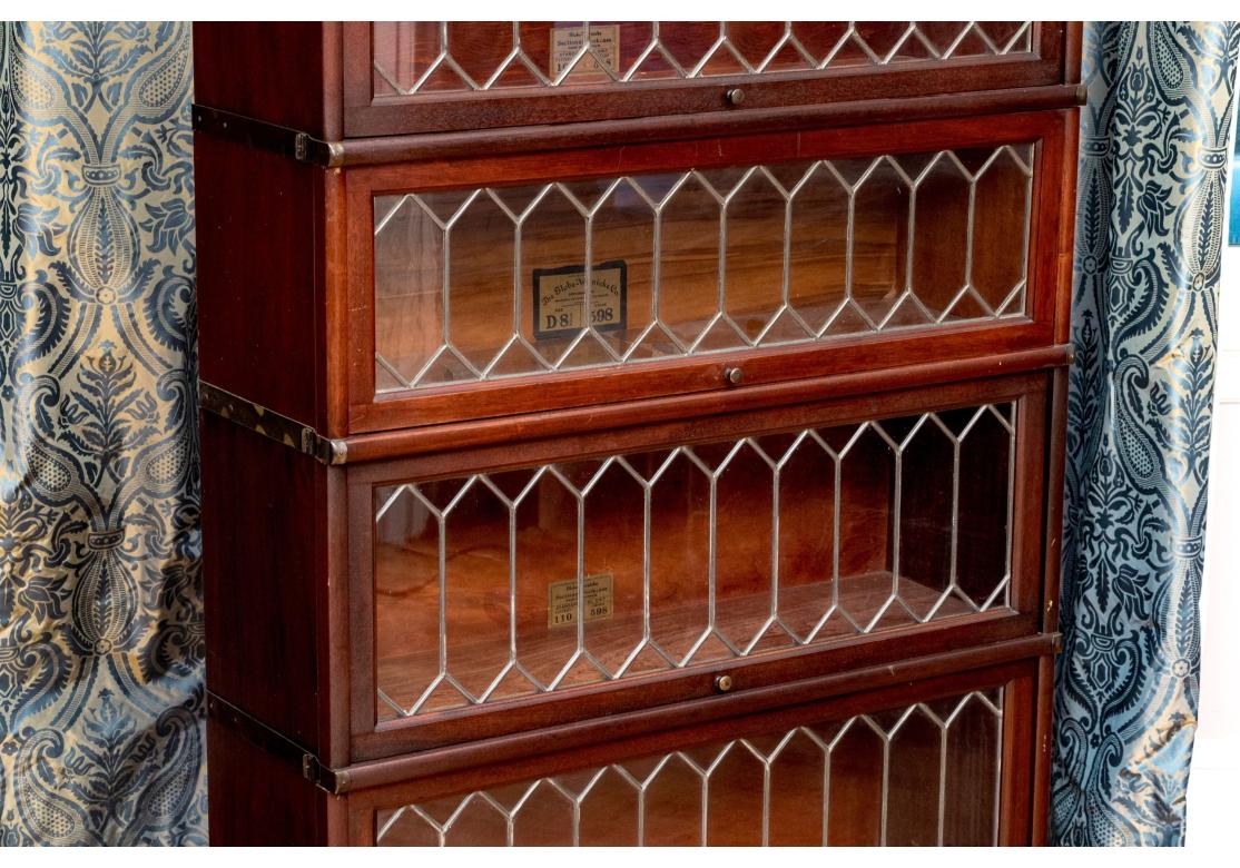 Coffret à livres de barrister sectionnel Globe Wernicke en acajou composé d'une base, d'un plateau, d'une mallette de 14