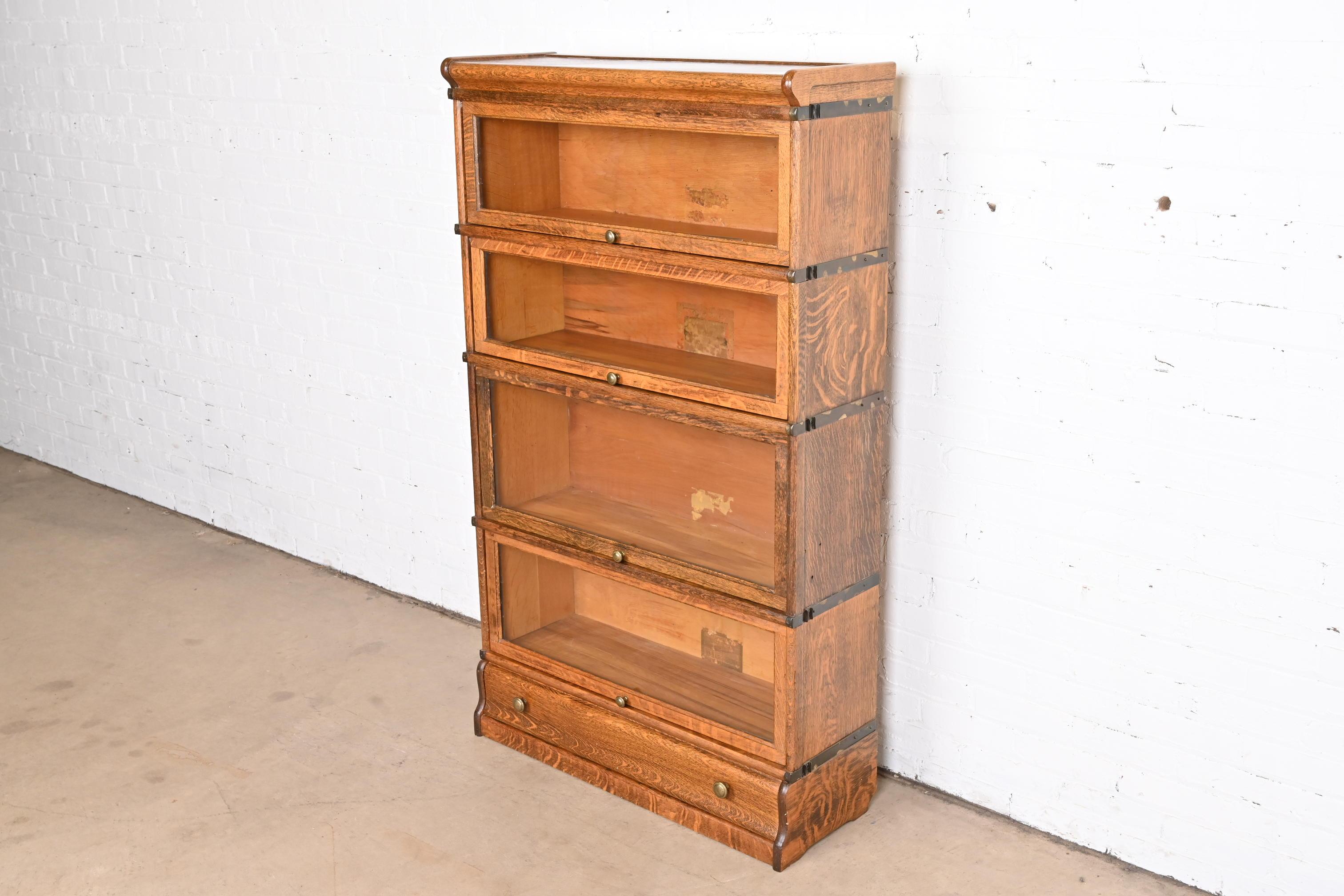 Globe Wernicke Antique Arts & Crafts Oak Four-Stack Barrister Bookcase, 1920s In Good Condition In South Bend, IN