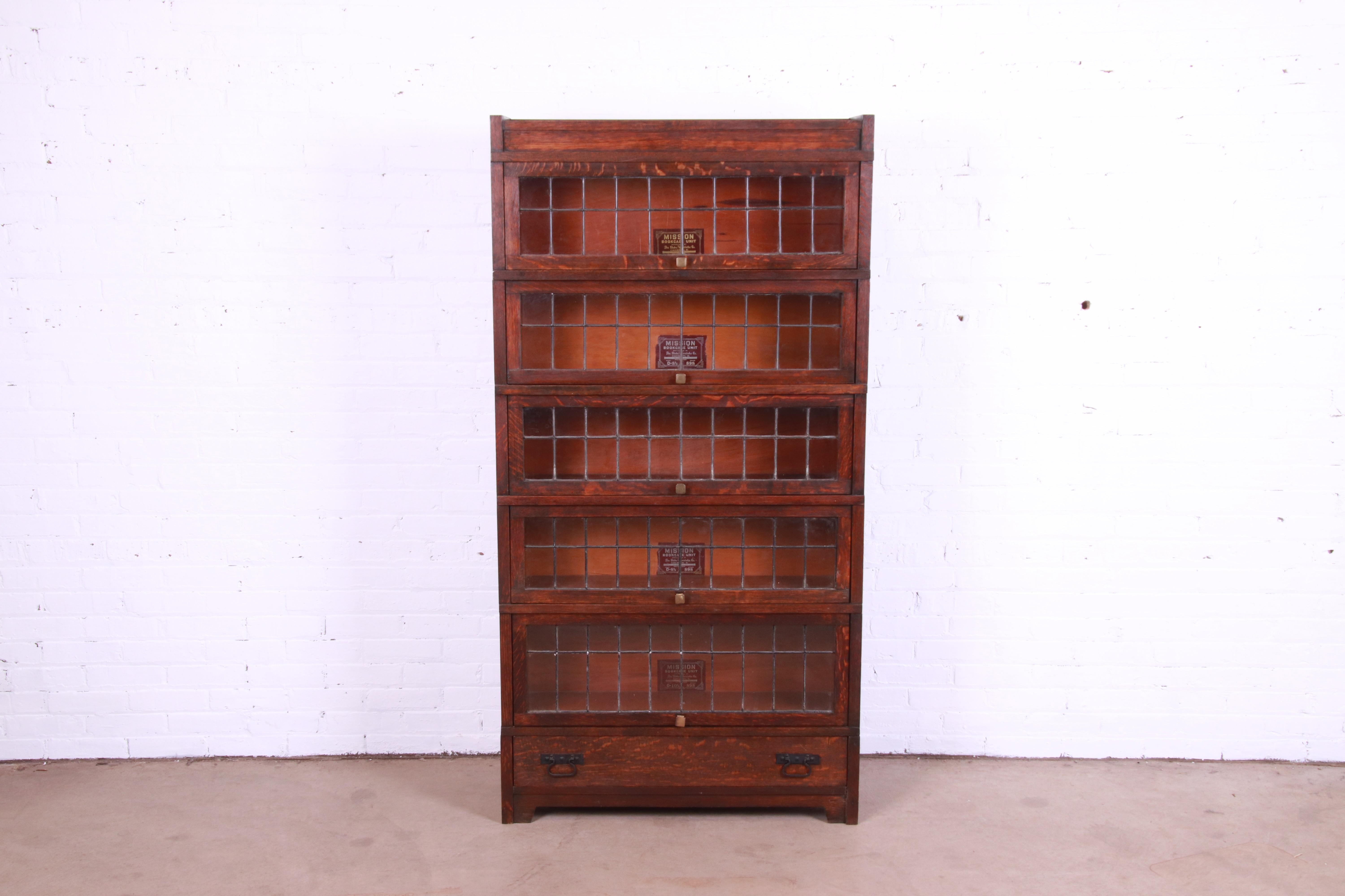 Globe Wernicke Antique Mission Oak Five-Stack Leaded Glass Barrister Bookcase In Good Condition In South Bend, IN