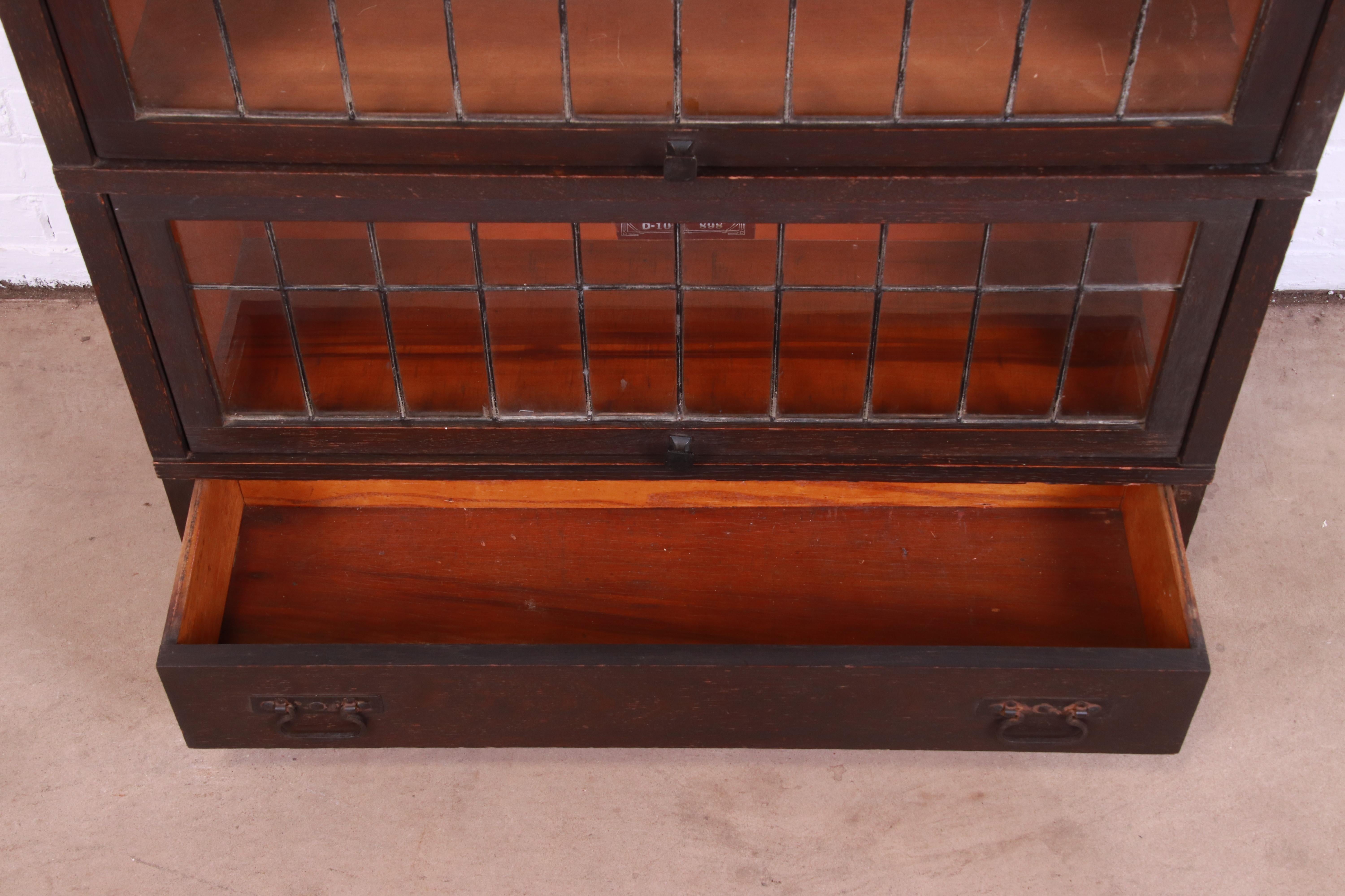 Globe Wernicke Antique Mission Oak Three-Stack Leaded Glass Barrister Bookcase 4