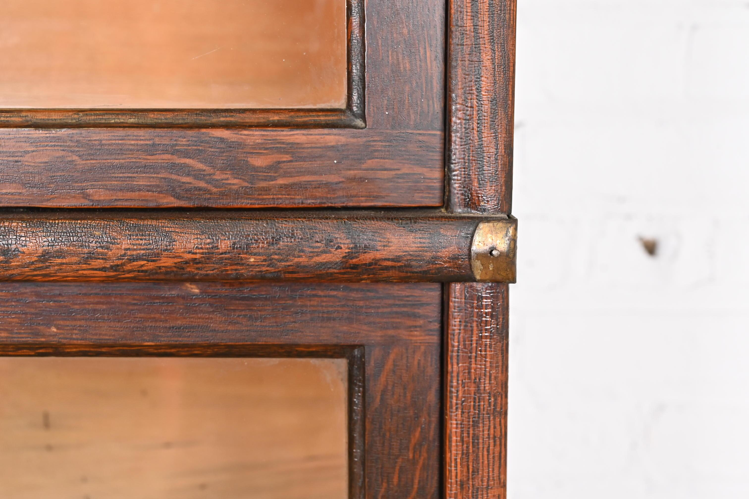 Globe Wernicke Arts & Crafts Oak Five-Stack Barrister Bookcase, Circa 1920s 4