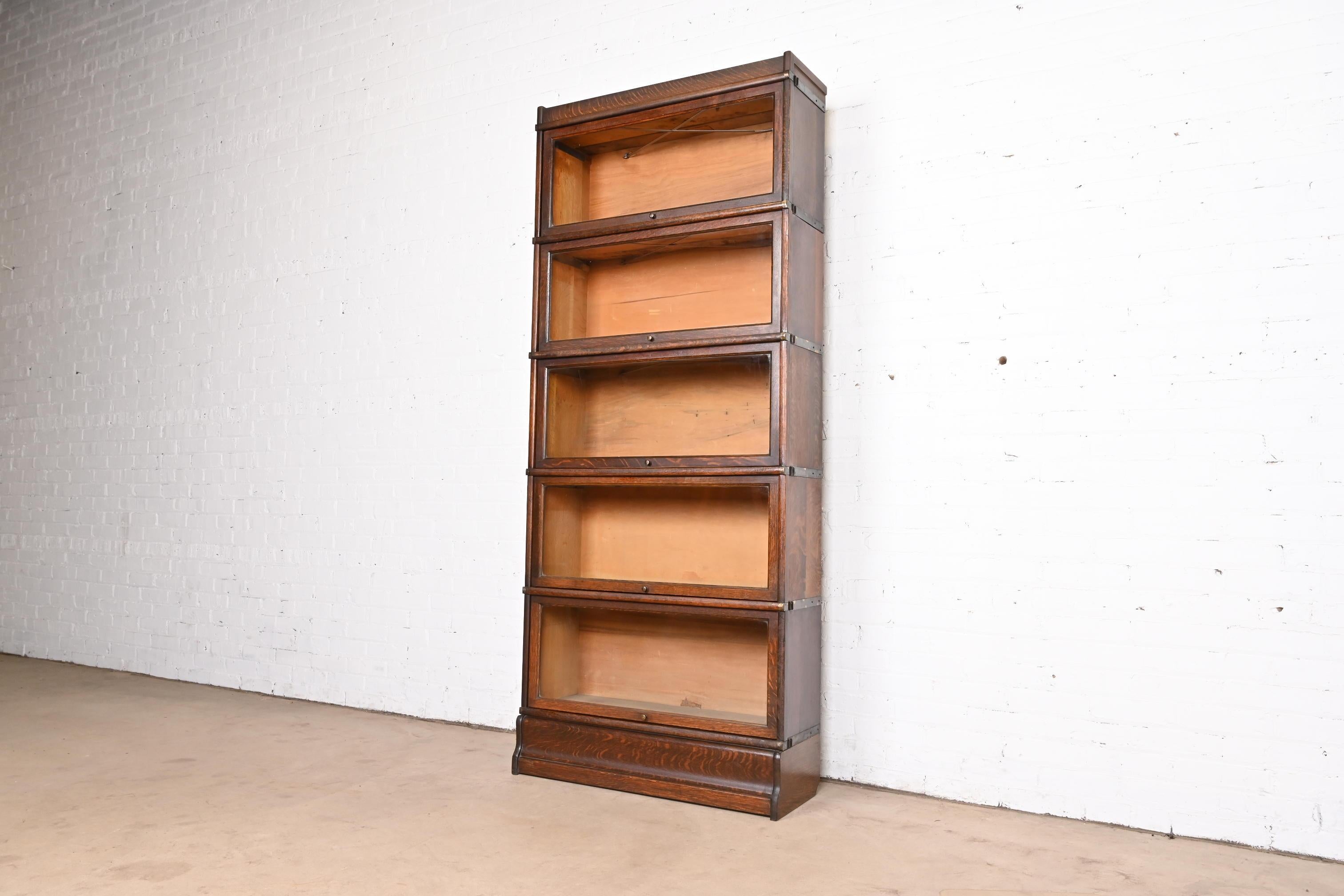 Globe Wernicke Arts & Crafts Oak Five-Stack Barrister Bookcase, Circa 1920s In Good Condition In South Bend, IN