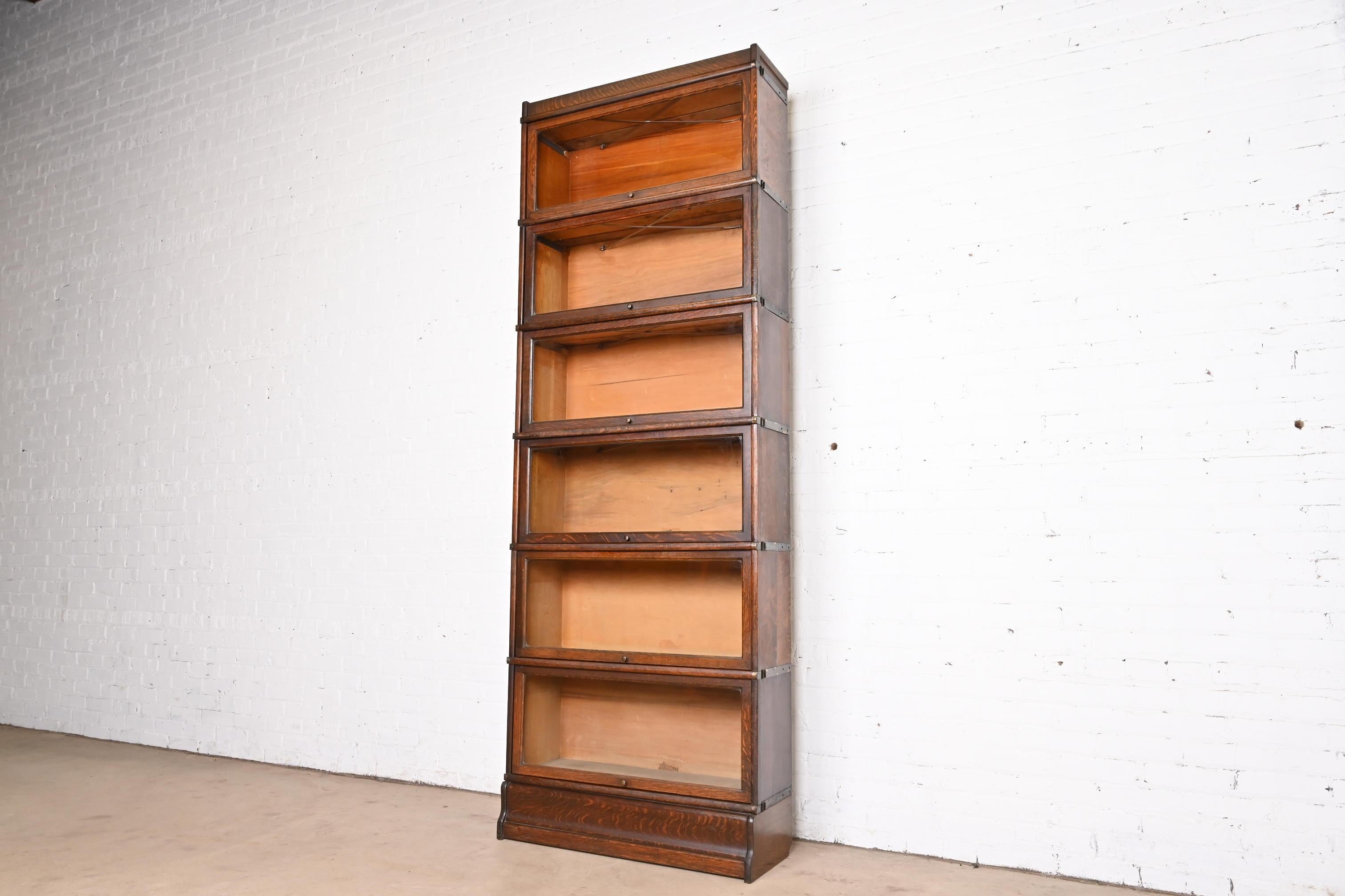 Globe Wernicke Arts & Crafts Oak Six-Stack Barrister Bookcase, Circa 1920s In Good Condition In South Bend, IN
