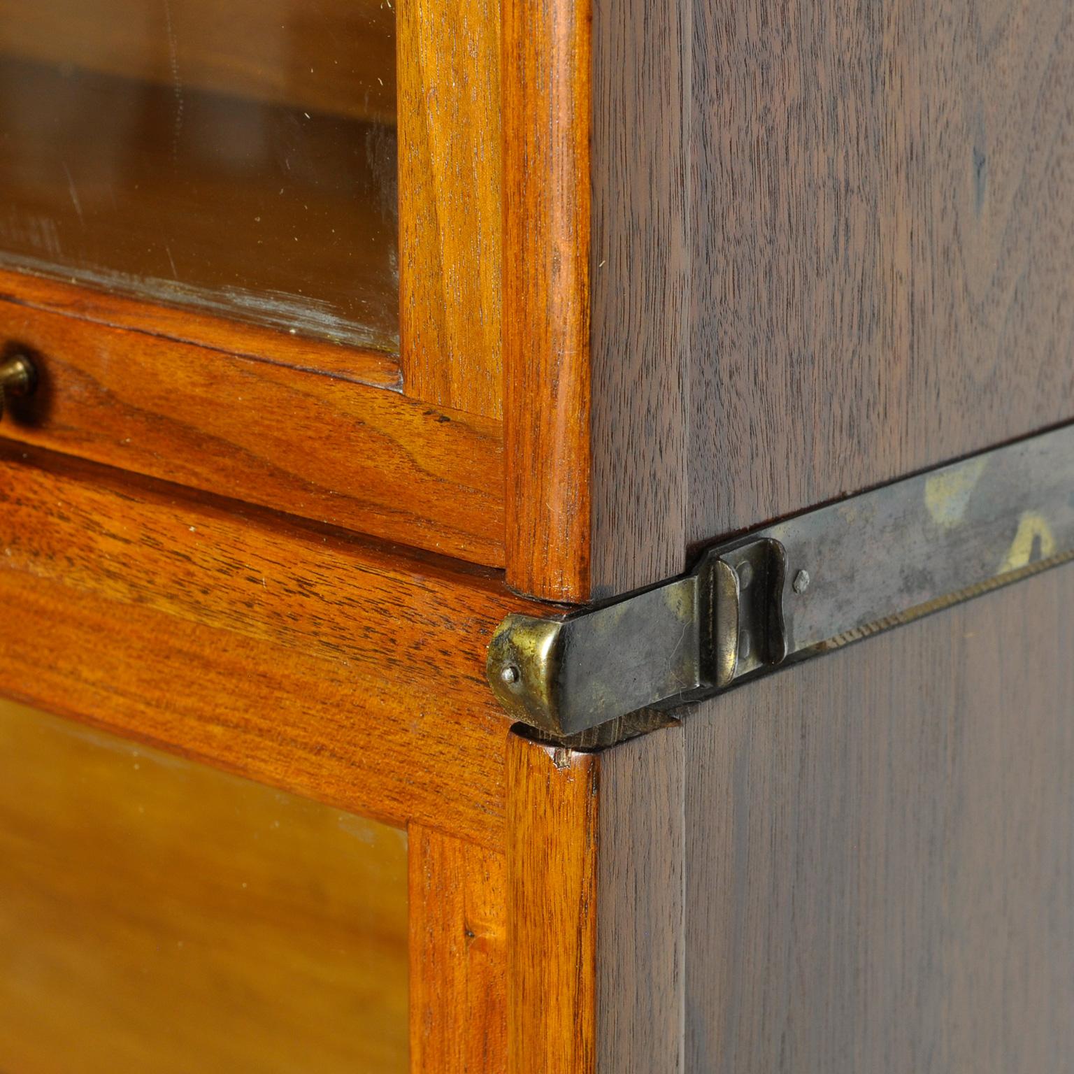 Globe Wernicke Bookcase, Circa 1900 at 1stDibs