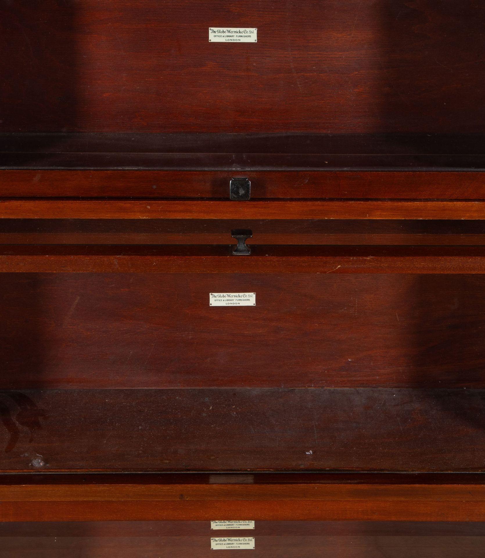 Globe Wernicke Bücherregal Display Unit im Angebot 2