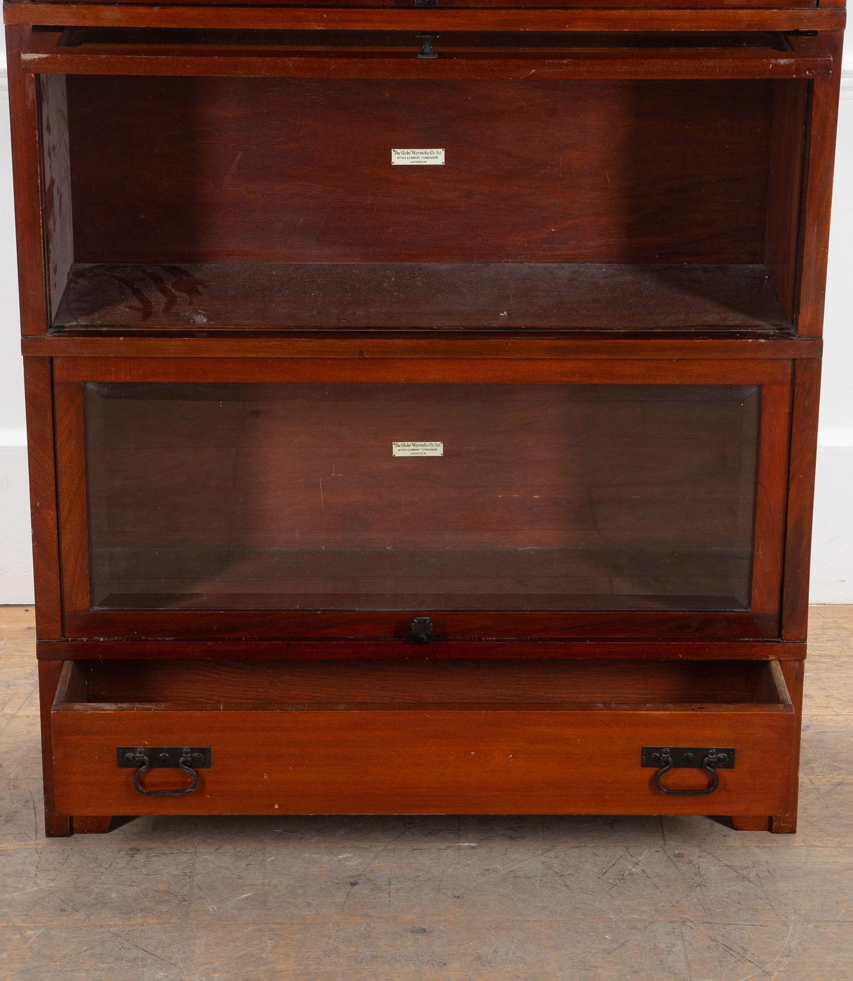 Globe Wernicke Bücherregal Display Unit im Angebot 3