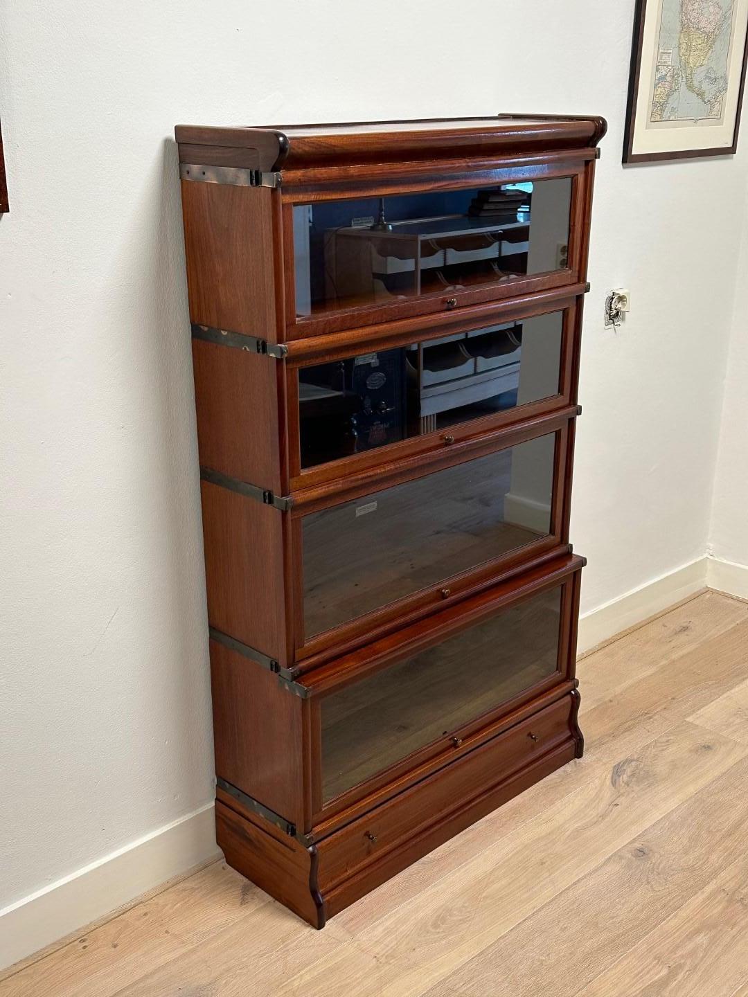 Globe Wernicke Bookcase In Good Condition For Sale In Eindhoven, NL